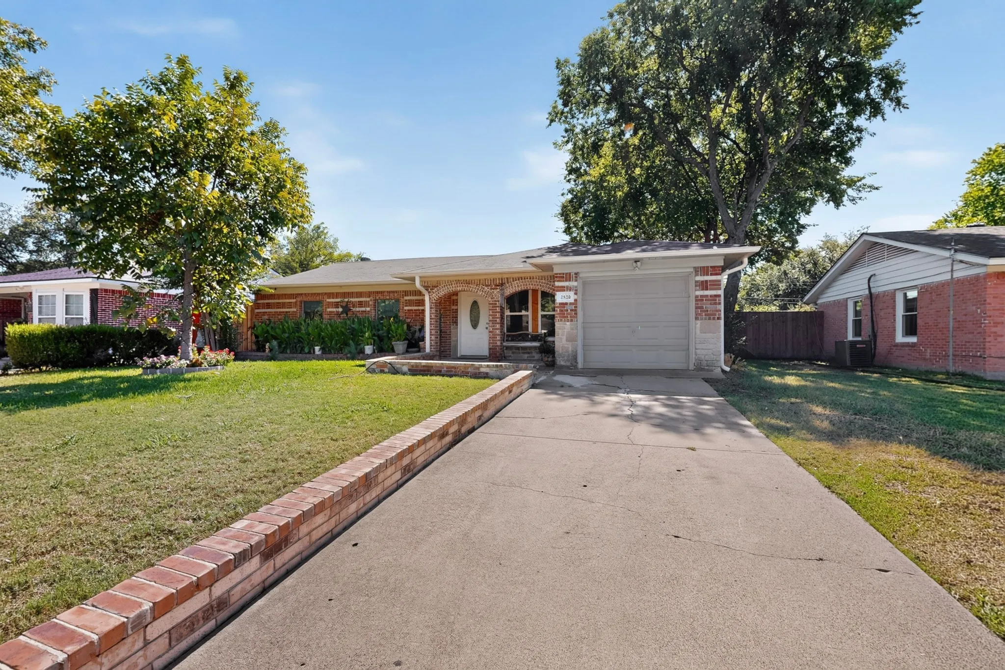 Single Family Residence For Sale in Dallas County , 2520 Hillsboro Avenue, Dallas, Texas 75228, 5 Bedroom, 3 Bathroom, Garage spaces, 1,962 Sqft, built in 1957, mls#21404822, Real Estate Agent in Dallas, Homes For Sale in Dallas county, Homes For Sale in Dallas, Realtor in Dallas Texas, Real Estate Brokerage Independent Realty Texas, Luminita Cordes Realtor