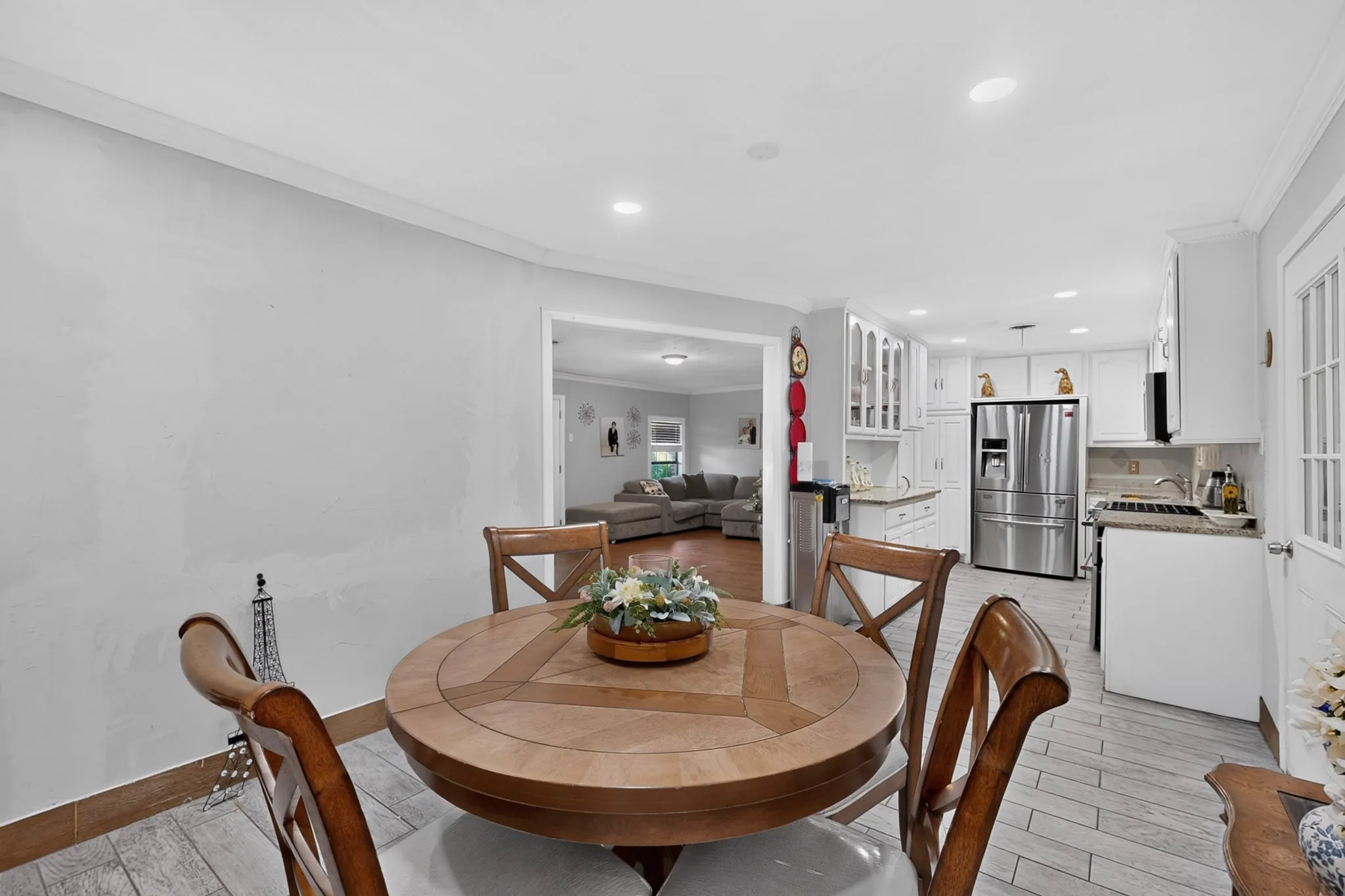 Single Family Residence For Sale in Dallas County , 2520 Hillsboro Avenue, Dallas, Texas 75228, 5 Bedroom, 3 Bathroom, Garage spaces, 1,962 Sqft, built in 1957, mls#21404822, Real Estate Agent in Dallas, Homes For Sale in Dallas county, Homes For Sale in Dallas, Realtor in Dallas Texas, Real Estate Brokerage Independent Realty Texas, Luminita Cordes Realtor