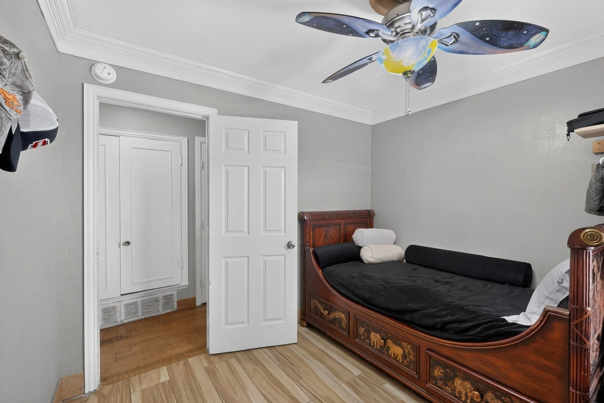 Single Family Residence For Sale in Dallas County , 2520 Hillsboro Avenue, Dallas, Texas 75228, 5 Bedroom, 3 Bathroom, Garage spaces, 1,962 Sqft, built in 1957, mls#21404822, Real Estate Agent in Dallas, Homes For Sale in Dallas county, Homes For Sale in Dallas, Realtor in Dallas Texas, Real Estate Brokerage Independent Realty Texas, Luminita Cordes Realtor