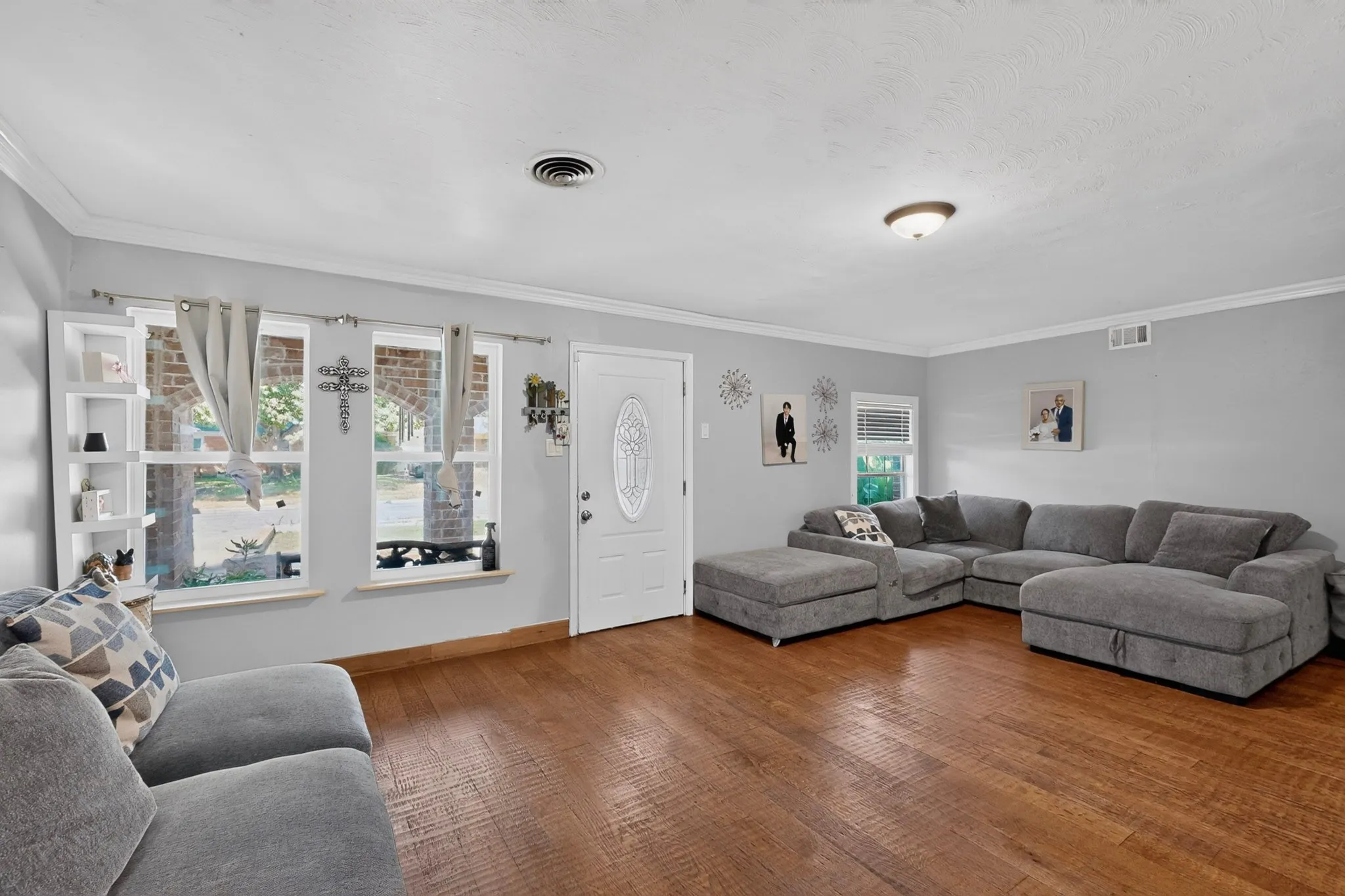 Single Family Residence For Sale in Dallas County , 2520 Hillsboro Avenue, Dallas, Texas 75228, 5 Bedroom, 3 Bathroom, Garage spaces, 1,962 Sqft, built in 1957, mls#21404822, Real Estate Agent in Dallas, Homes For Sale in Dallas county, Homes For Sale in Dallas, Realtor in Dallas Texas, Real Estate Brokerage Independent Realty Texas, Luminita Cordes Realtor