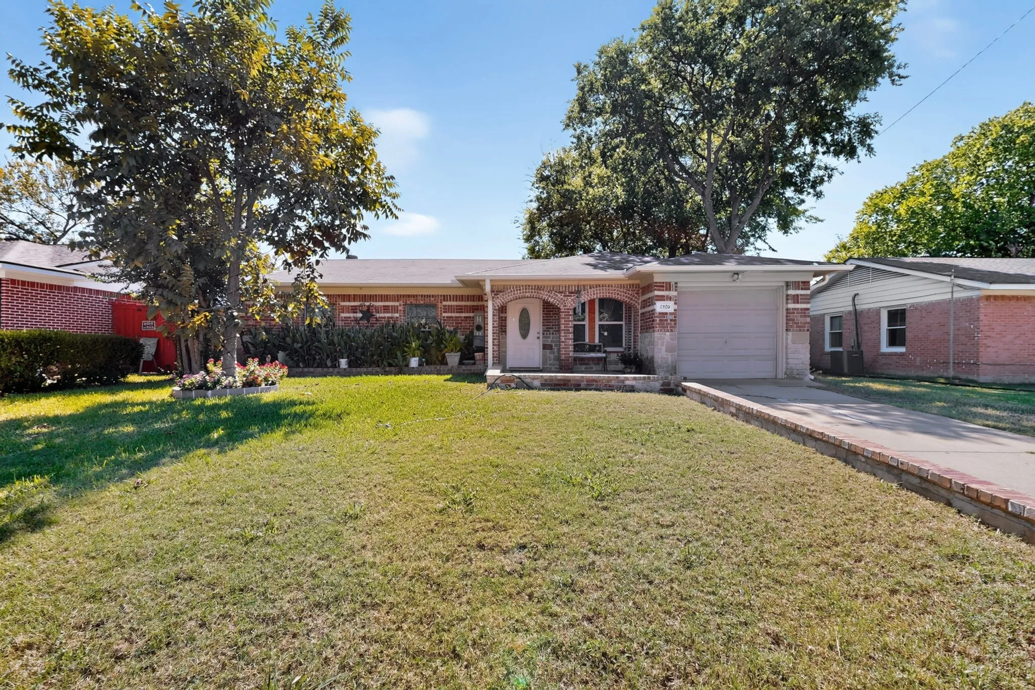 Single Family Residence For Sale in Dallas County , 2520 Hillsboro Avenue, Dallas, Texas 75228, 5 Bedroom, 3 Bathroom, Garage spaces, 1,962 Sqft, built in 1957, mls#21404822, Real Estate Agent in Dallas, Homes For Sale in Dallas county, Homes For Sale in Dallas, Realtor in Dallas Texas, Real Estate Brokerage Independent Realty Texas, Luminita Cordes Realtor
