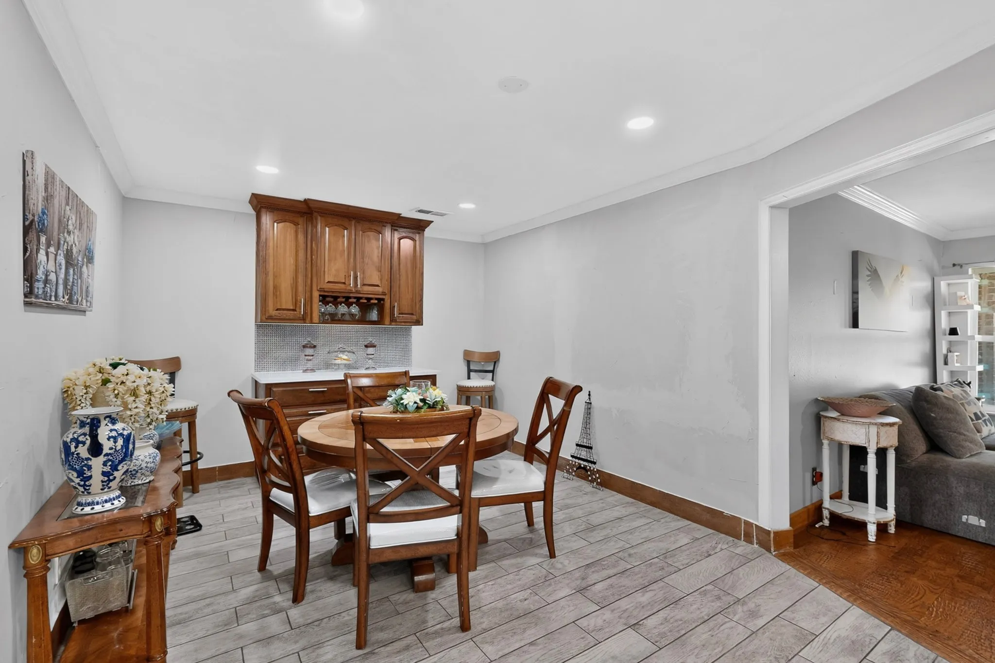 Single Family Residence For Sale in Dallas County , 2520 Hillsboro Avenue, Dallas, Texas 75228, 5 Bedroom, 3 Bathroom, Garage spaces, 1,962 Sqft, built in 1957, mls#21404822, Real Estate Agent in Dallas, Homes For Sale in Dallas county, Homes For Sale in Dallas, Realtor in Dallas Texas, Real Estate Brokerage Independent Realty Texas, Luminita Cordes Realtor