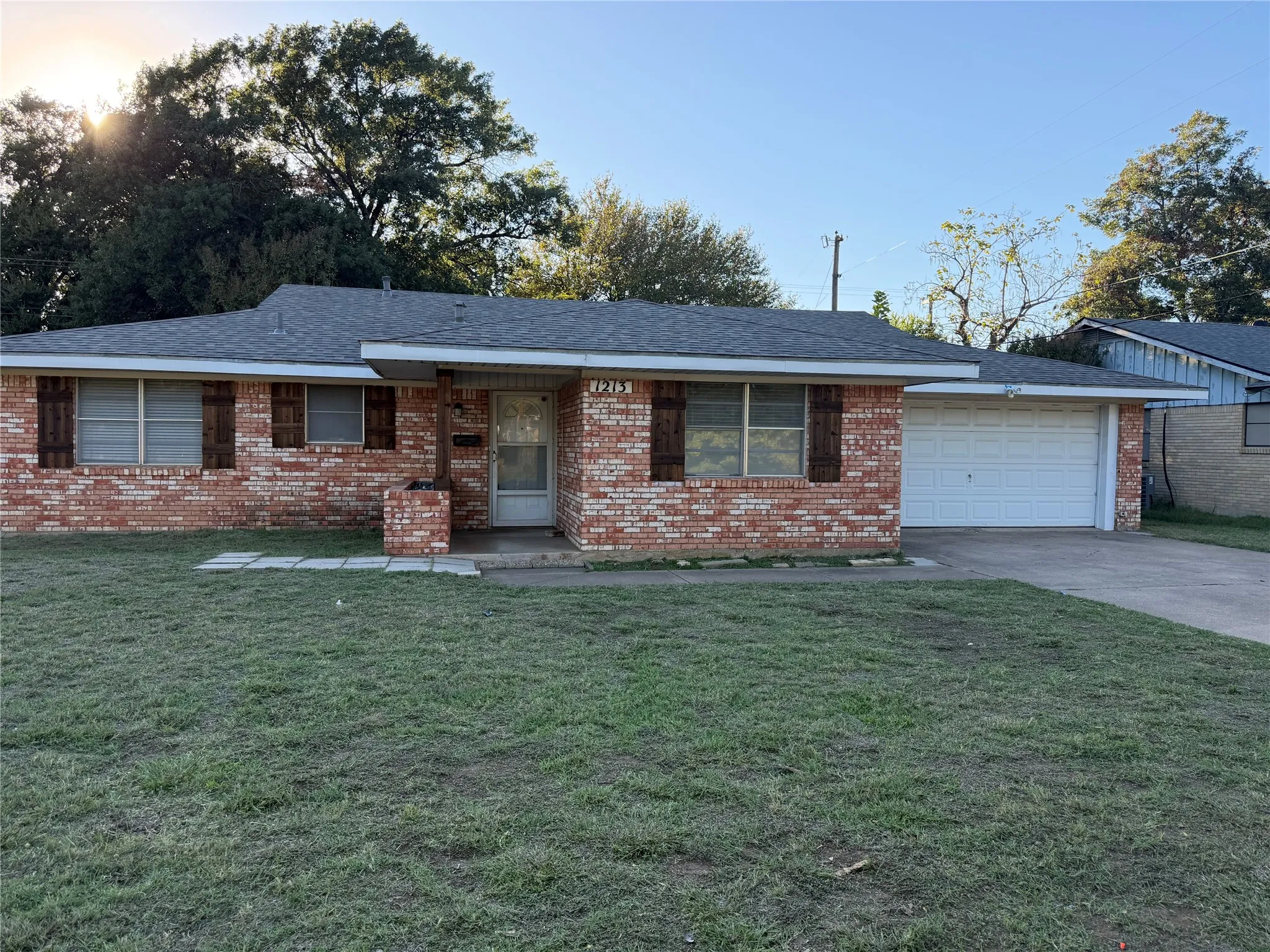 Single Family Residence For Rent