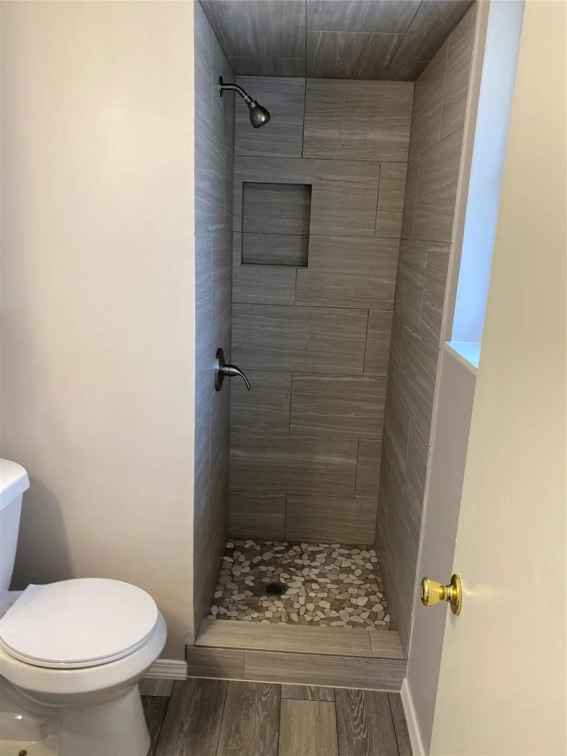 Single Family Residence For Rent in Tarrant County , 1213 Mary Drive, Hurst, Texas 76053, 4 Bedroom, 2 Bathroom, 2 Garage spaces, 1,453 Sqft, built in 1959, mls#21408157, Real Estate Agent in Hurst, Homes For Rent in Tarrant county, Homes For Rent in Hurst, Realtor in Hurst Texas, Real Estate Brokerage Independent Realty Texas, Luminita Cordes Realtor