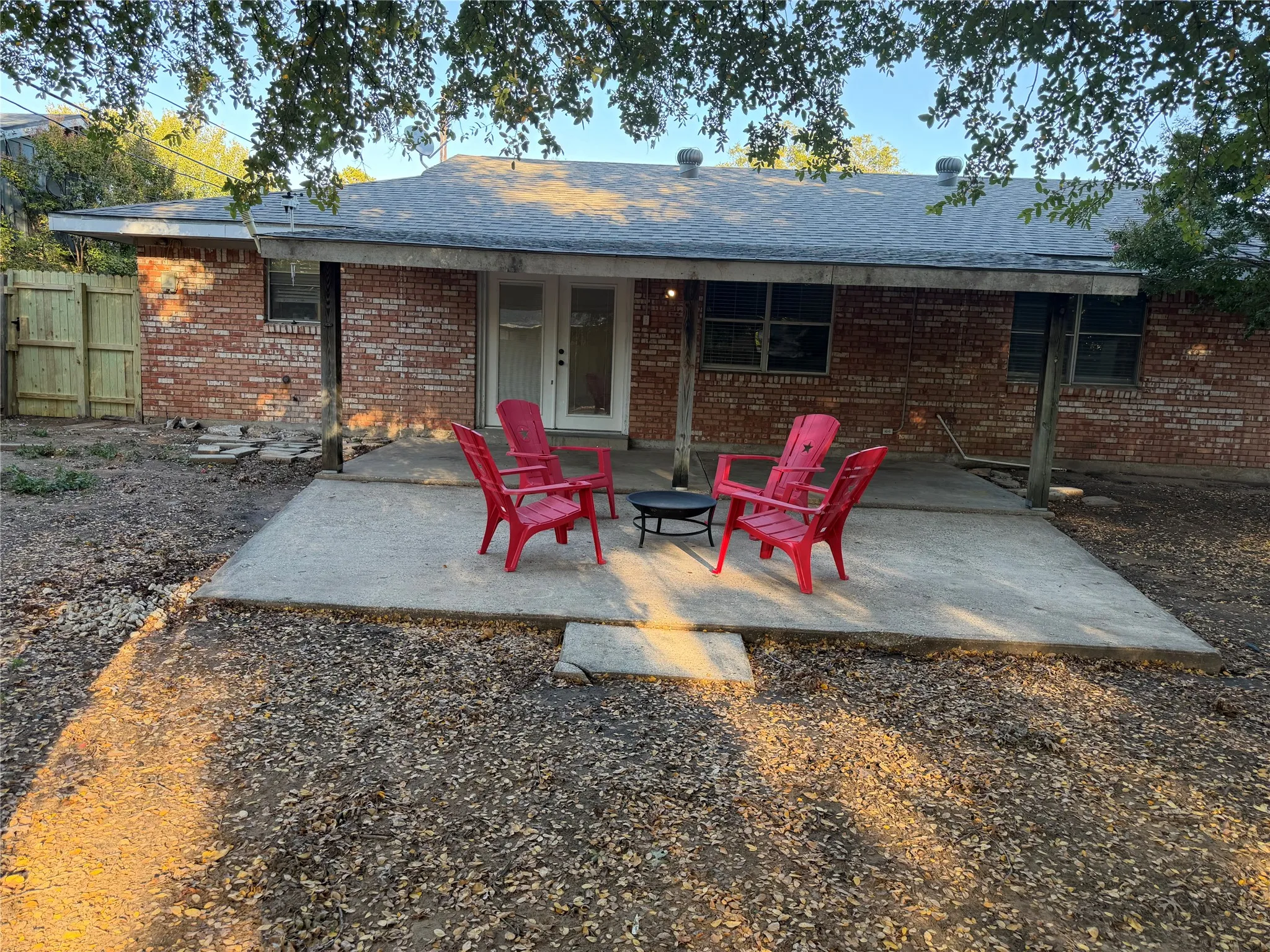 Single Family Residence For Rent in Tarrant County , 1213 Mary Drive, Hurst, Texas 76053, 4 Bedroom, 2 Bathroom, 2 Garage spaces, 1,453 Sqft, built in 1959, mls#21408157, Real Estate Agent in Hurst, Homes For Rent in Tarrant county, Homes For Rent in Hurst, Realtor in Hurst Texas, Real Estate Brokerage Independent Realty Texas, Luminita Cordes Realtor