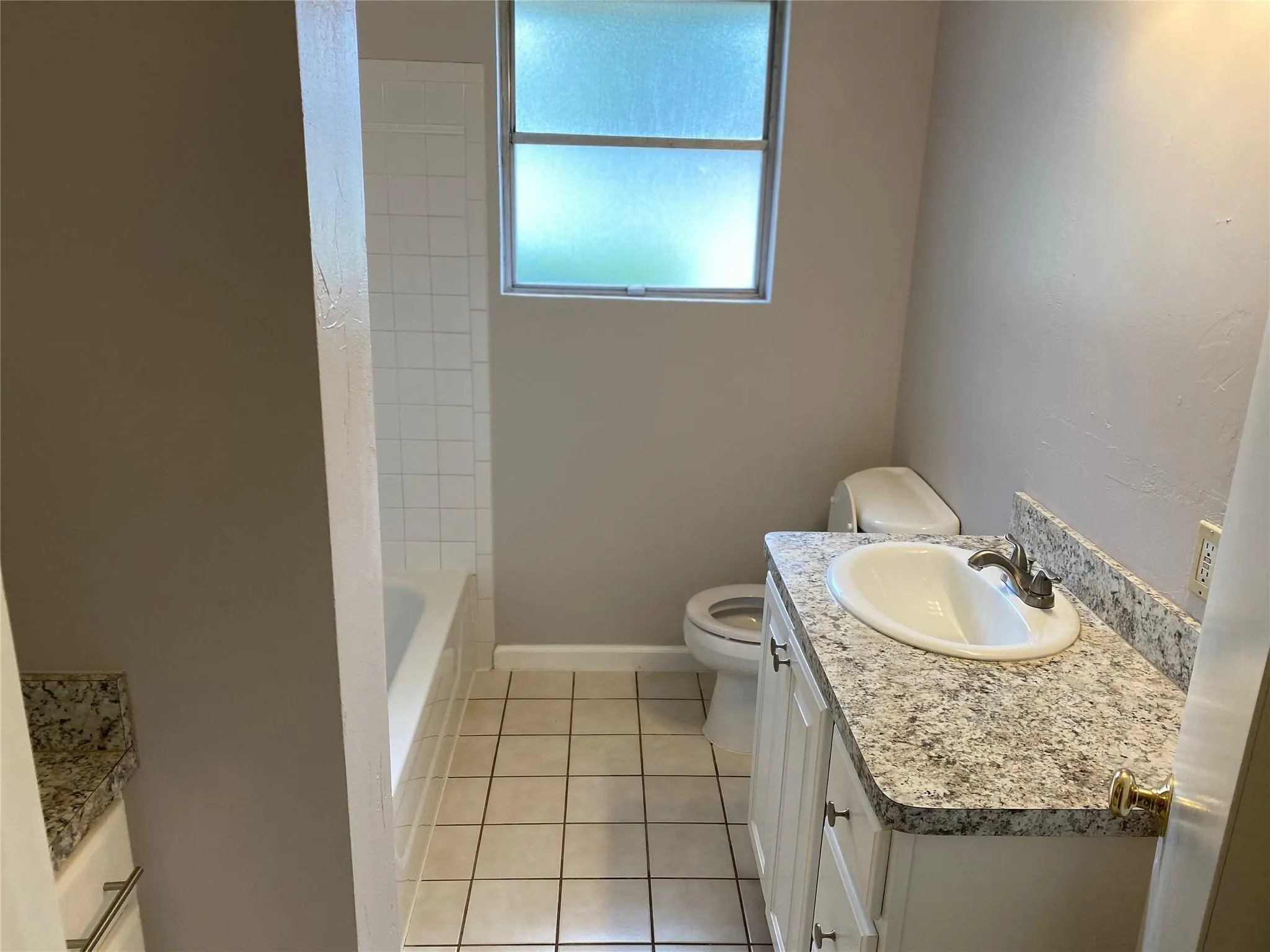 Single Family Residence For Rent in Tarrant County , 1213 Mary Drive, Hurst, Texas 76053, 4 Bedroom, 2 Bathroom, 2 Garage spaces, 1,453 Sqft, built in 1959, mls#21408157, Real Estate Agent in Hurst, Homes For Rent in Tarrant county, Homes For Rent in Hurst, Realtor in Hurst Texas, Real Estate Brokerage Independent Realty Texas, Luminita Cordes Realtor