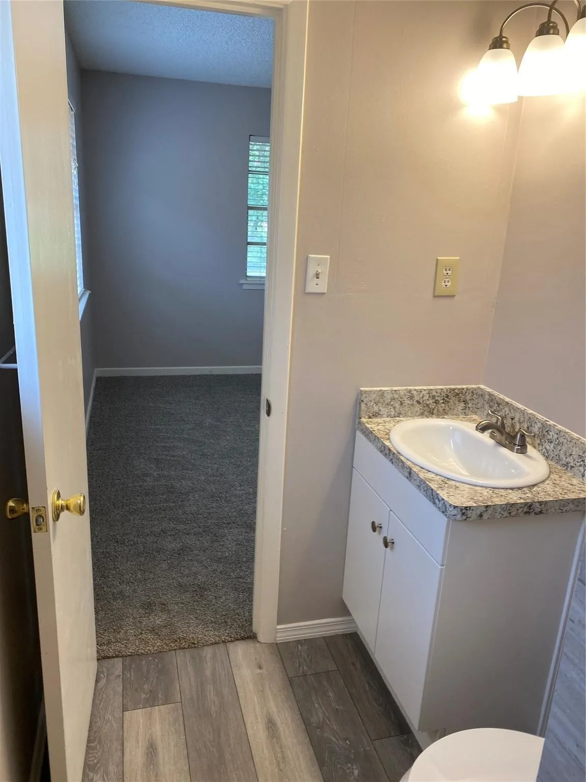 Single Family Residence For Rent in Tarrant County , 1213 Mary Drive, Hurst, Texas 76053, 4 Bedroom, 2 Bathroom, 2 Garage spaces, 1,453 Sqft, built in 1959, mls#21408157, Real Estate Agent in Hurst, Homes For Rent in Tarrant county, Homes For Rent in Hurst, Realtor in Hurst Texas, Real Estate Brokerage Independent Realty Texas, Luminita Cordes Realtor