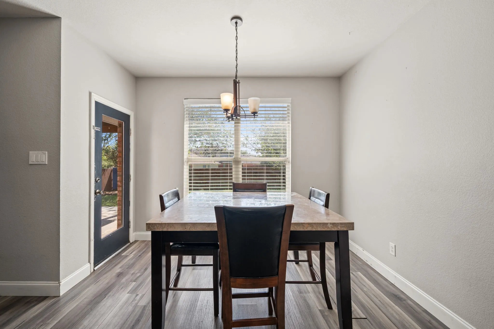 Single Family Residence For Sale in Tarrant County , 5104 Postwood Drive, Fort Worth, Texas 76244, 5 Bedroom, 3 Bathroom, 2 Garage spaces, 3,224 Sqft, built in 2003, mls#21408048, Real Estate Agent in Fort Worth, Homes For Sale in Tarrant county, Homes For Sale in Fort Worth, Realtor in Fort Worth Texas, Real Estate Brokerage Independent Realty Texas, Luminita Cordes Realtor