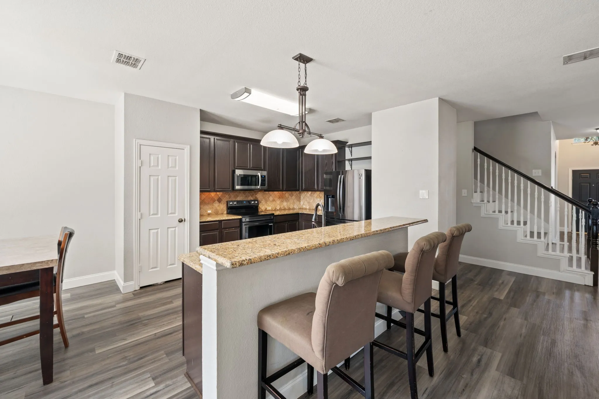 Single Family Residence For Sale in Tarrant County , 5104 Postwood Drive, Fort Worth, Texas 76244, 5 Bedroom, 3 Bathroom, 2 Garage spaces, 3,224 Sqft, built in 2003, mls#21408048, Real Estate Agent in Fort Worth, Homes For Sale in Tarrant county, Homes For Sale in Fort Worth, Realtor in Fort Worth Texas, Real Estate Brokerage Independent Realty Texas, Luminita Cordes Realtor