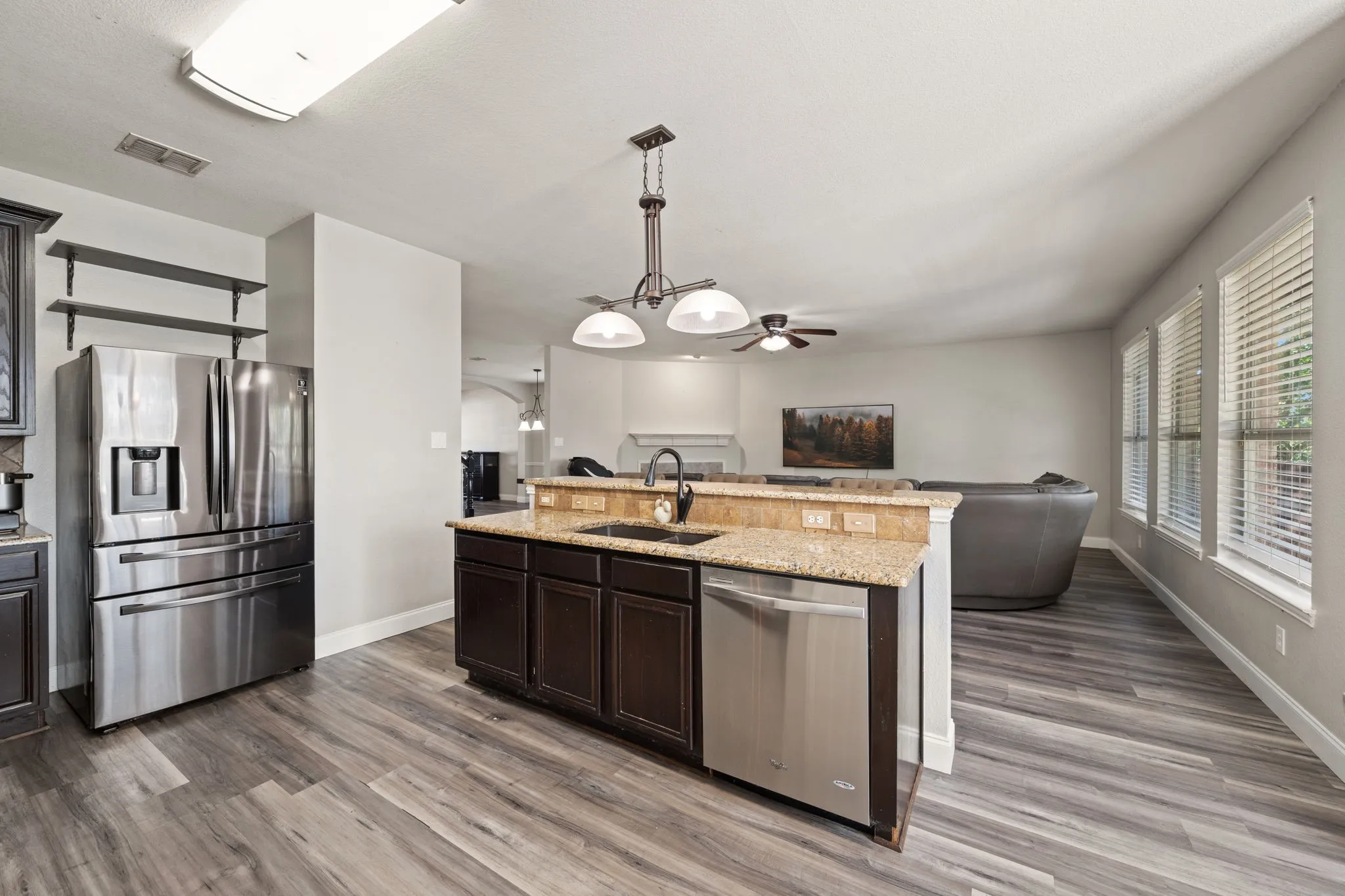 Single Family Residence For Sale in Tarrant County , 5104 Postwood Drive, Fort Worth, Texas 76244, 5 Bedroom, 3 Bathroom, 2 Garage spaces, 3,224 Sqft, built in 2003, mls#21408048, Real Estate Agent in Fort Worth, Homes For Sale in Tarrant county, Homes For Sale in Fort Worth, Realtor in Fort Worth Texas, Real Estate Brokerage Independent Realty Texas, Luminita Cordes Realtor