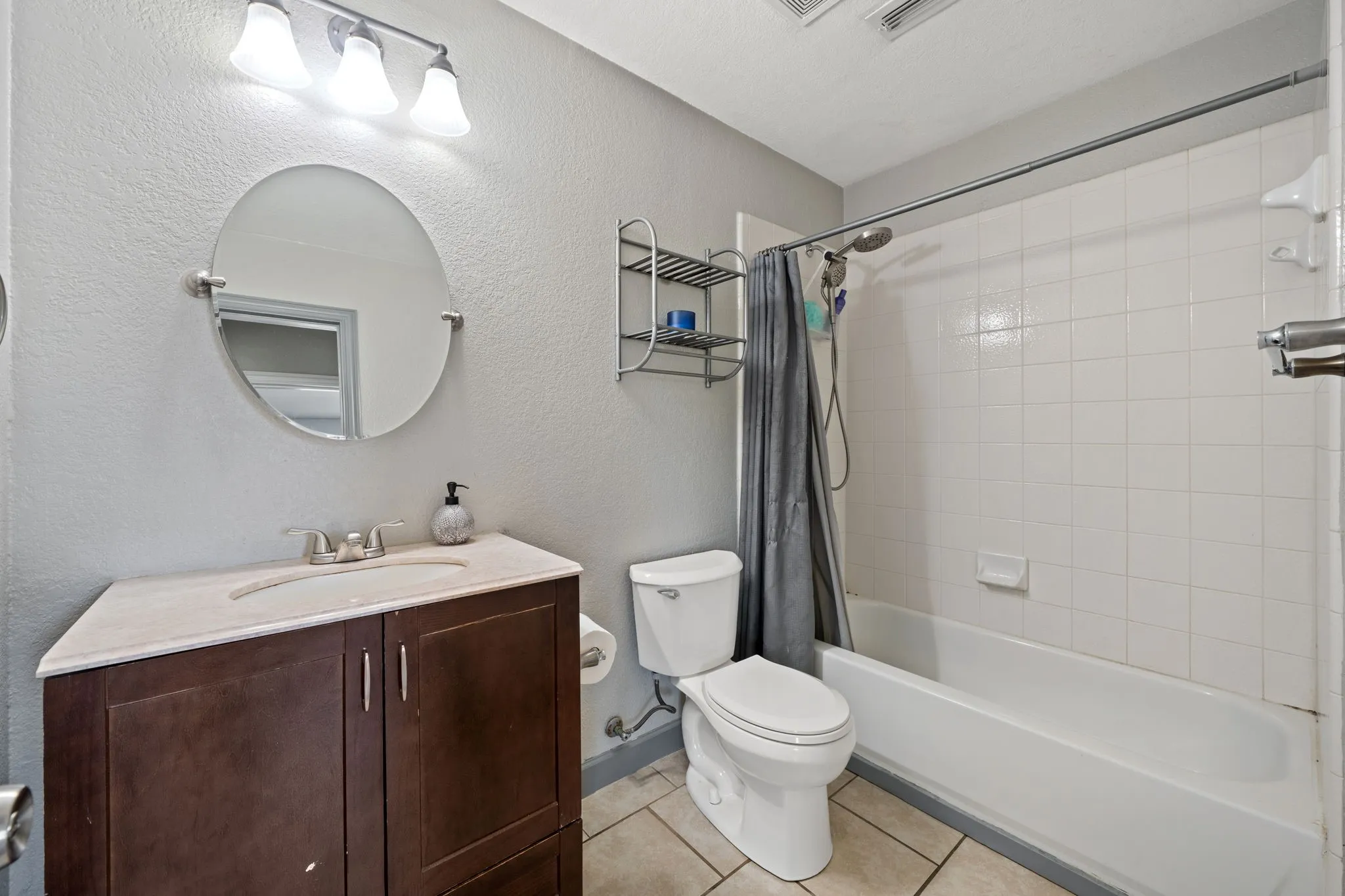 Single Family Residence For Sale in Tarrant County , 5104 Postwood Drive, Fort Worth, Texas 76244, 5 Bedroom, 3 Bathroom, 2 Garage spaces, 3,224 Sqft, built in 2003, mls#21408048, Real Estate Agent in Fort Worth, Homes For Sale in Tarrant county, Homes For Sale in Fort Worth, Realtor in Fort Worth Texas, Real Estate Brokerage Independent Realty Texas, Luminita Cordes Realtor