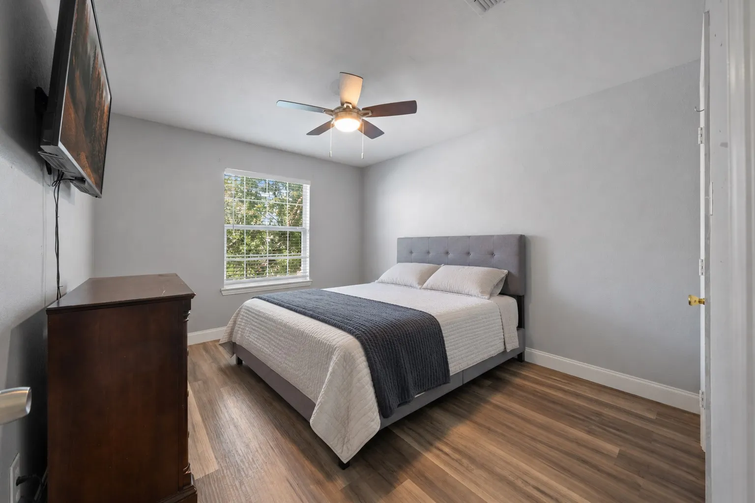 Single Family Residence For Sale in Tarrant County , 5104 Postwood Drive, Fort Worth, Texas 76244, 5 Bedroom, 3 Bathroom, 2 Garage spaces, 3,224 Sqft, built in 2003, mls#21408048, Real Estate Agent in Fort Worth, Homes For Sale in Tarrant county, Homes For Sale in Fort Worth, Realtor in Fort Worth Texas, Real Estate Brokerage Independent Realty Texas, Luminita Cordes Realtor