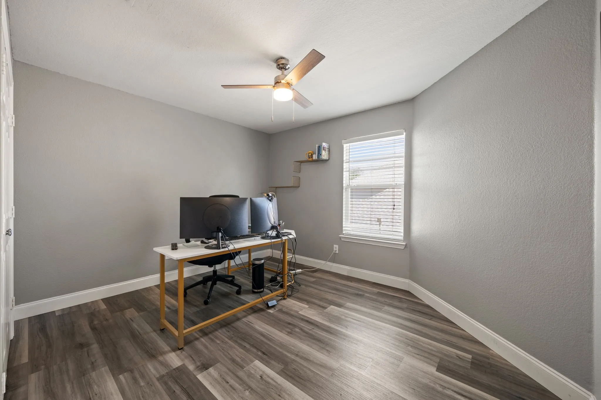 Single Family Residence For Sale in Tarrant County , 5104 Postwood Drive, Fort Worth, Texas 76244, 5 Bedroom, 3 Bathroom, 2 Garage spaces, 3,224 Sqft, built in 2003, mls#21408048, Real Estate Agent in Fort Worth, Homes For Sale in Tarrant county, Homes For Sale in Fort Worth, Realtor in Fort Worth Texas, Real Estate Brokerage Independent Realty Texas, Luminita Cordes Realtor