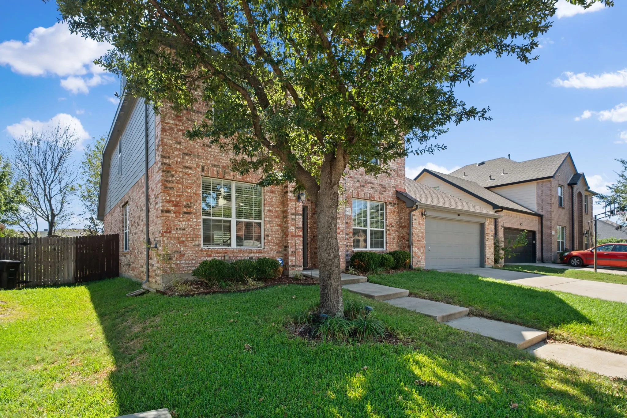 Single Family Residence For Sale in Tarrant County , 5104 Postwood Drive, Fort Worth, Texas 76244, 5 Bedroom, 3 Bathroom, 2 Garage spaces, 3,224 Sqft, built in 2003, mls#21408048, Real Estate Agent in Fort Worth, Homes For Sale in Tarrant county, Homes For Sale in Fort Worth, Realtor in Fort Worth Texas, Real Estate Brokerage Independent Realty Texas, Luminita Cordes Realtor