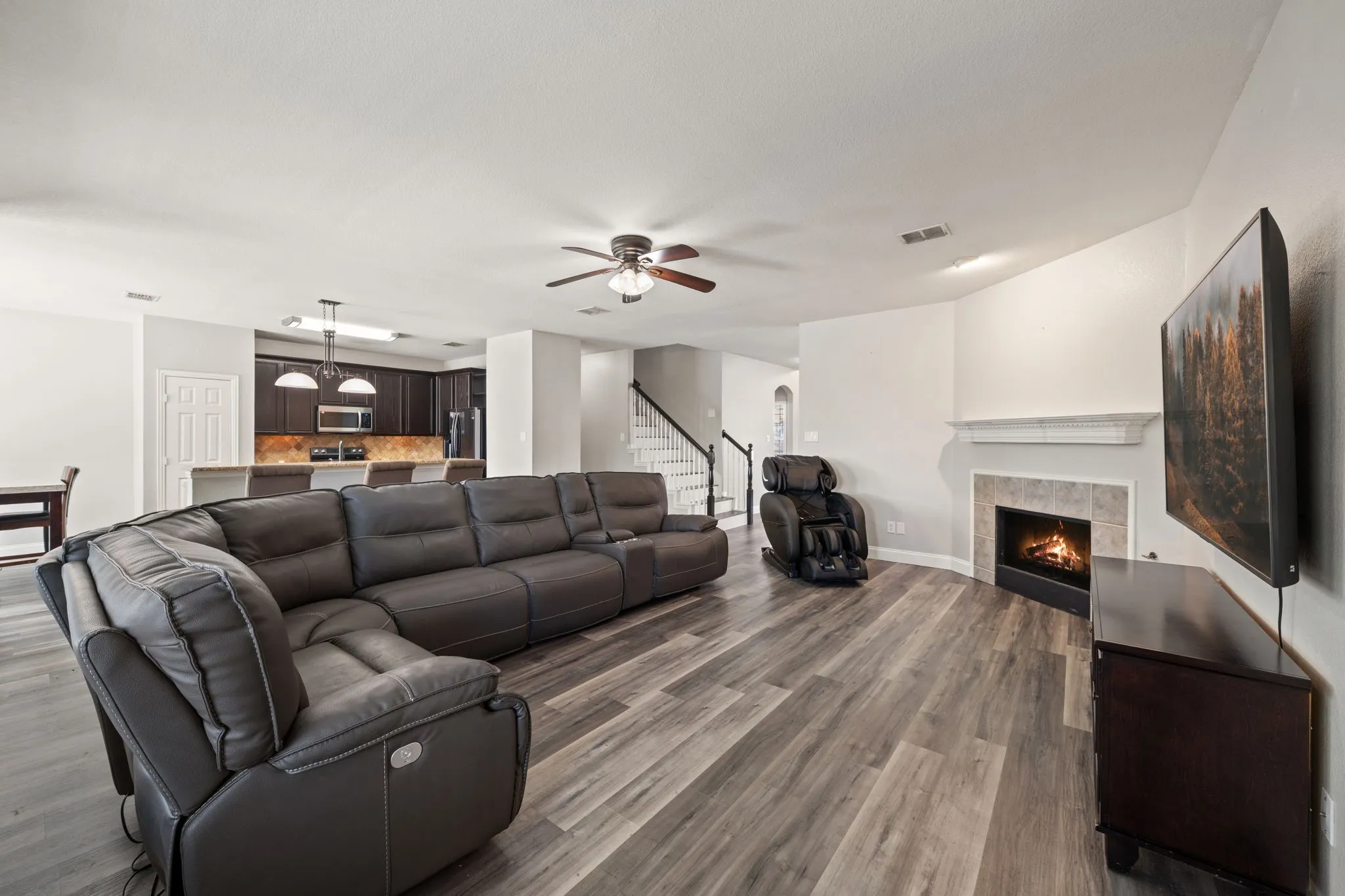 Single Family Residence For Sale in Tarrant County , 5104 Postwood Drive, Fort Worth, Texas 76244, 5 Bedroom, 3 Bathroom, 2 Garage spaces, 3,224 Sqft, built in 2003, mls#21408048, Real Estate Agent in Fort Worth, Homes For Sale in Tarrant county, Homes For Sale in Fort Worth, Realtor in Fort Worth Texas, Real Estate Brokerage Independent Realty Texas, Luminita Cordes Realtor