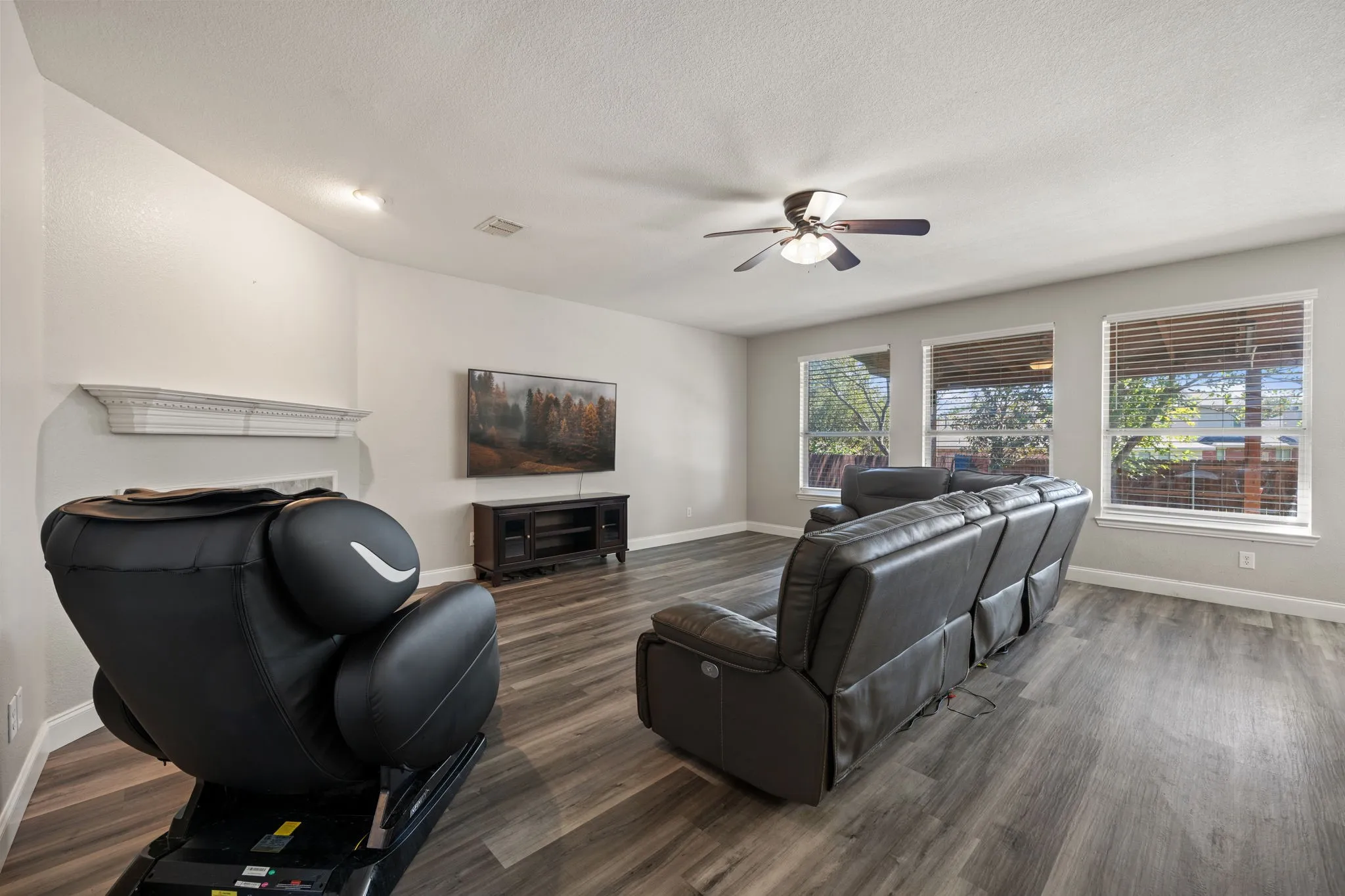 Single Family Residence For Sale in Tarrant County , 5104 Postwood Drive, Fort Worth, Texas 76244, 5 Bedroom, 3 Bathroom, 2 Garage spaces, 3,224 Sqft, built in 2003, mls#21408048, Real Estate Agent in Fort Worth, Homes For Sale in Tarrant county, Homes For Sale in Fort Worth, Realtor in Fort Worth Texas, Real Estate Brokerage Independent Realty Texas, Luminita Cordes Realtor