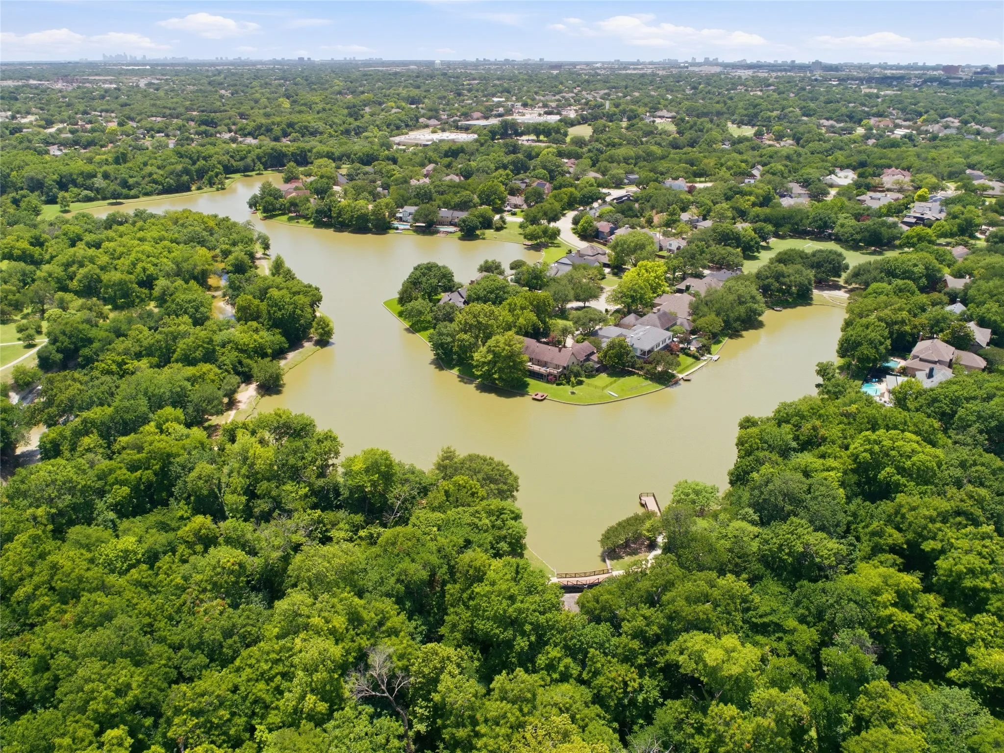 Single Family Residence For Sale in Dallas County , 2614 Rockport Circle, Garland, Texas 75044, 3 Bedroom, 2 Bathroom, 2 Garage spaces, 1,996 Sqft, built in 1988, mls#21407997, Real Estate Agent in Garland, Homes For Sale in Dallas county, Homes For Sale in Garland, Realtor in Garland Texas, Real Estate Brokerage Independent Realty Texas, Luminita Cordes Realtor