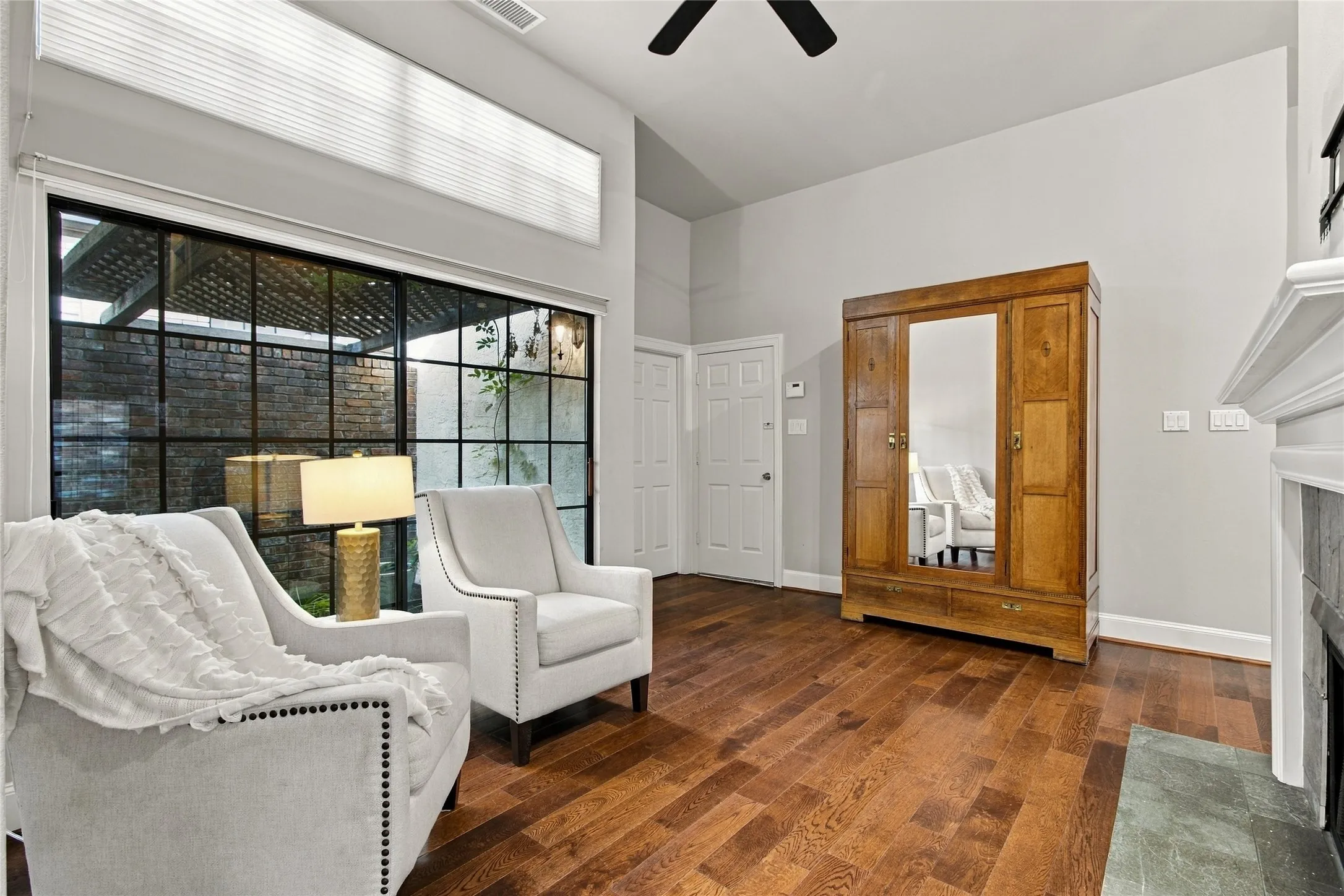 Cozy sitting room view of courtyard
