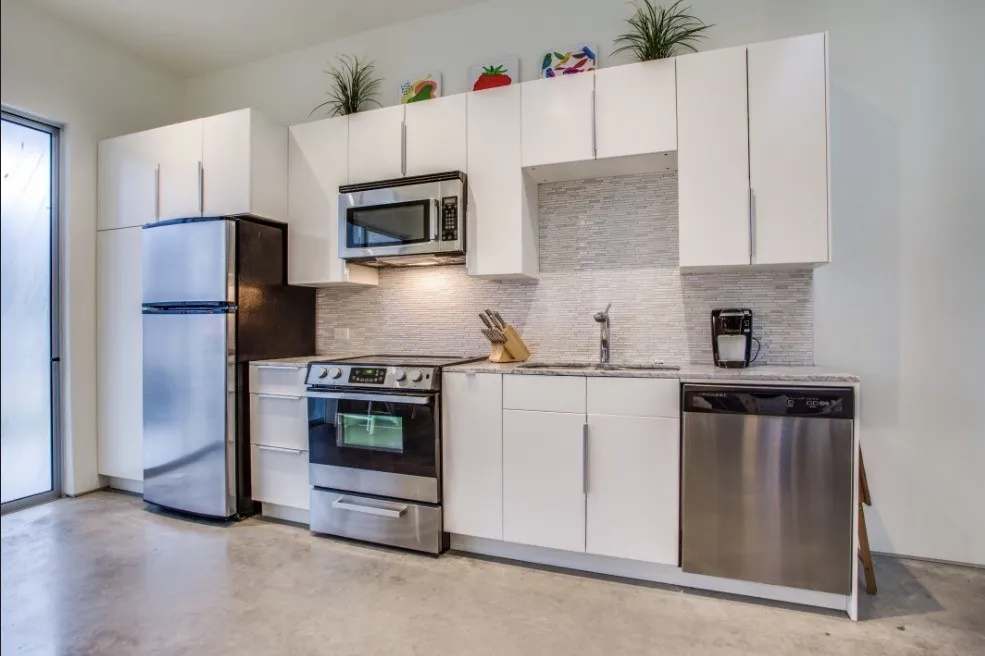 Single Family Residence For Sale in Dallas County , 2300 N Carroll Ave, Dallas, Texas 75204, 5 Bedroom, 5 Bathroom, 2 Garage spaces, 3,971 Sqft, built in 2013, mls#21406425, Real Estate Agent in Dallas, Homes For Sale in Dallas county, Homes For Sale in Dallas, Realtor in Dallas Texas, Real Estate Brokerage Independent Realty Texas, Luminita Cordes Realtor