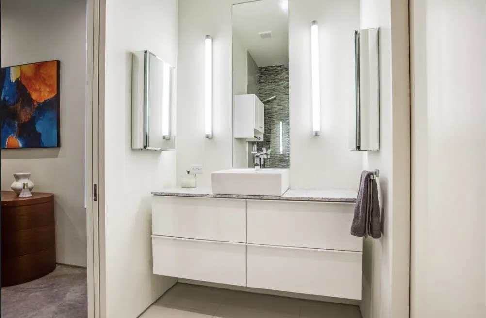 Single Family Residence For Sale in Dallas County , 2300 N Carroll Ave, Dallas, Texas 75204, 5 Bedroom, 5 Bathroom, 2 Garage spaces, 3,971 Sqft, built in 2013, mls#21406425, Real Estate Agent in Dallas, Homes For Sale in Dallas county, Homes For Sale in Dallas, Realtor in Dallas Texas, Real Estate Brokerage Independent Realty Texas, Luminita Cordes Realtor