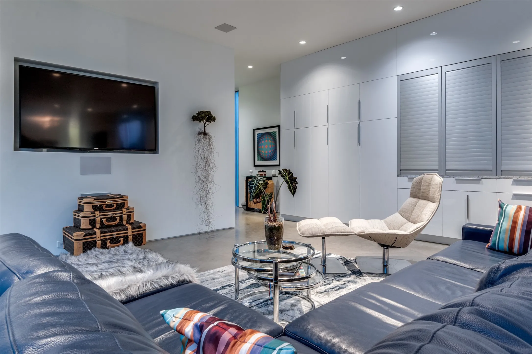 Multiple Parcels For Sale in Dallas County , 2300 N Carroll Avenue, Dallas, Texas 75204, 5 Bedroom, 5 Bathroom, 2 Garage spaces, 3,971 Sqft, built in 2013, mls#21406995, Real Estate Agent in Dallas, Homes For Sale in Dallas county, Homes For Sale in Dallas, Realtor in Dallas Texas, Real Estate Brokerage Independent Realty Texas, Luminita Cordes Realtor