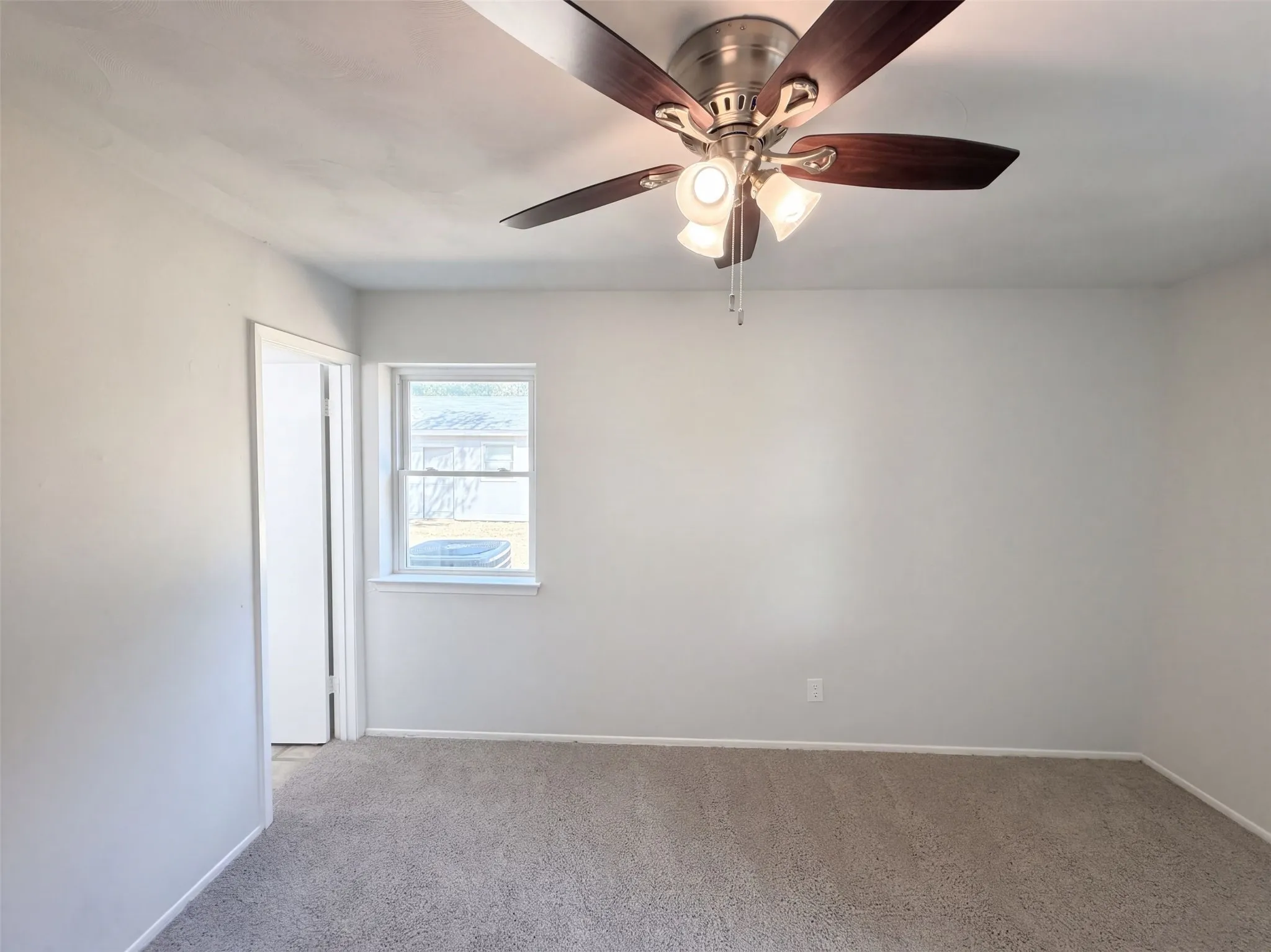Single Family Residence For Sale in Dallas County , 2331 Royal Drive, Garland, Texas 75041, 3 Bedroom, 2 Bathroom, 2 Garage spaces, 1,271 Sqft, built in 1962, mls#21407728, Real Estate Agent in Garland, Homes For Sale in Dallas county, Homes For Sale in Garland, Realtor in Garland Texas, Real Estate Brokerage Independent Realty Texas, Luminita Cordes Realtor