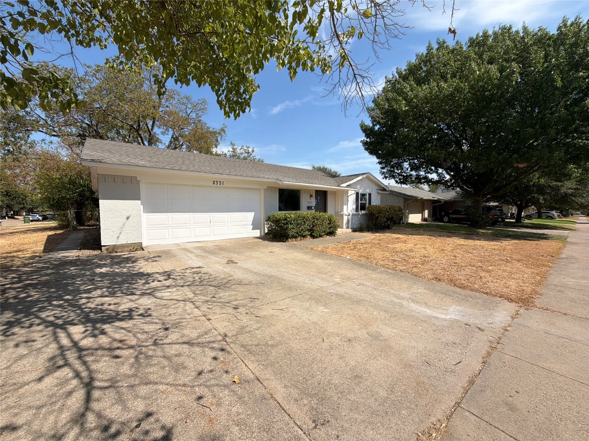 Single Family Residence For Sale in Dallas County , 2331 Royal Drive, Garland, Texas 75041, 3 Bedroom, 2 Bathroom, 2 Garage spaces, 1,271 Sqft, built in 1962, mls#21407728, Real Estate Agent in Garland, Homes For Sale in Dallas county, Homes For Sale in Garland, Realtor in Garland Texas, Real Estate Brokerage Independent Realty Texas, Luminita Cordes Realtor