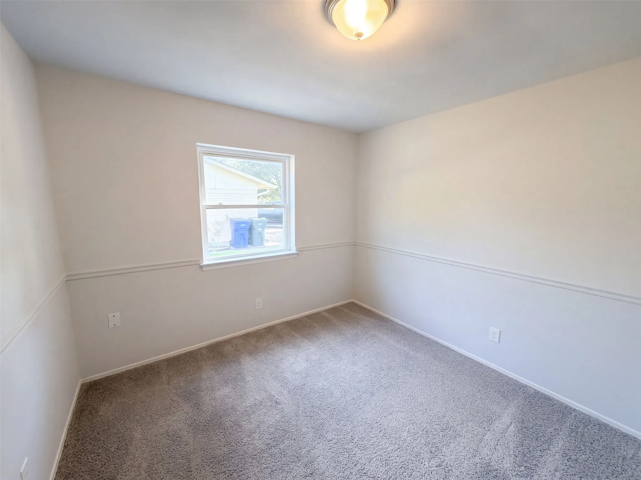 Single Family Residence For Sale in Dallas County , 2331 Royal Drive, Garland, Texas 75041, 3 Bedroom, 2 Bathroom, 2 Garage spaces, 1,271 Sqft, built in 1962, mls#21407728, Real Estate Agent in Garland, Homes For Sale in Dallas county, Homes For Sale in Garland, Realtor in Garland Texas, Real Estate Brokerage Independent Realty Texas, Luminita Cordes Realtor