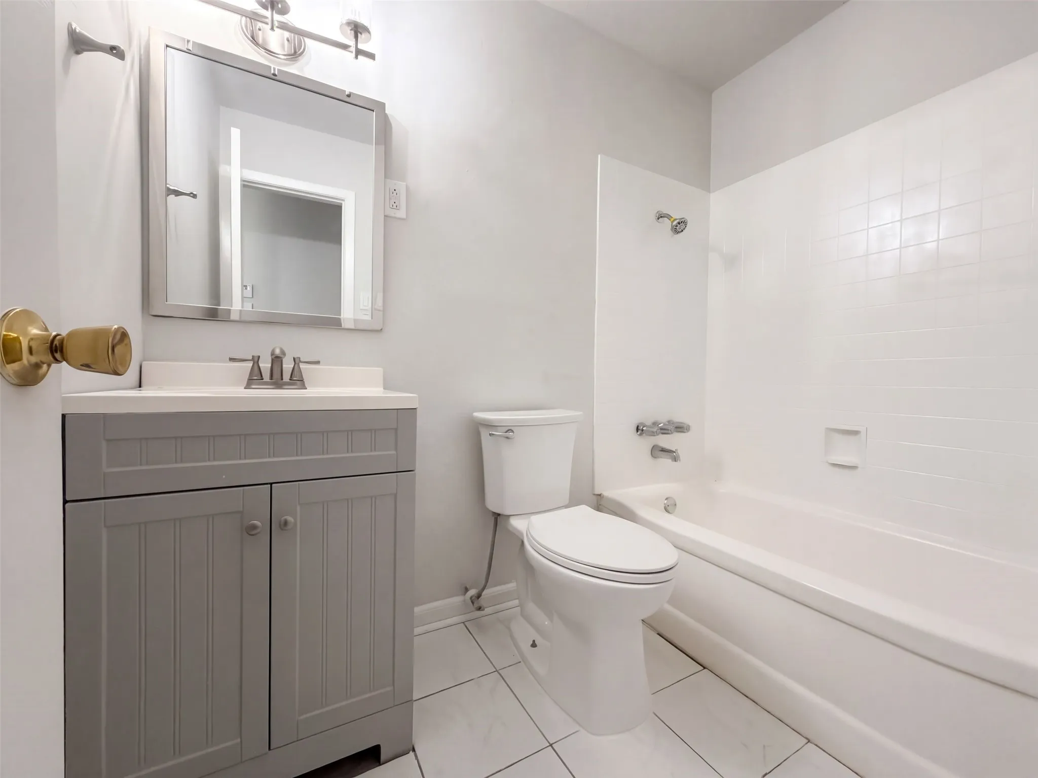 Single Family Residence For Sale in Dallas County , 2331 Royal Drive, Garland, Texas 75041, 3 Bedroom, 2 Bathroom, 2 Garage spaces, 1,271 Sqft, built in 1962, mls#21407728, Real Estate Agent in Garland, Homes For Sale in Dallas county, Homes For Sale in Garland, Realtor in Garland Texas, Real Estate Brokerage Independent Realty Texas, Luminita Cordes Realtor