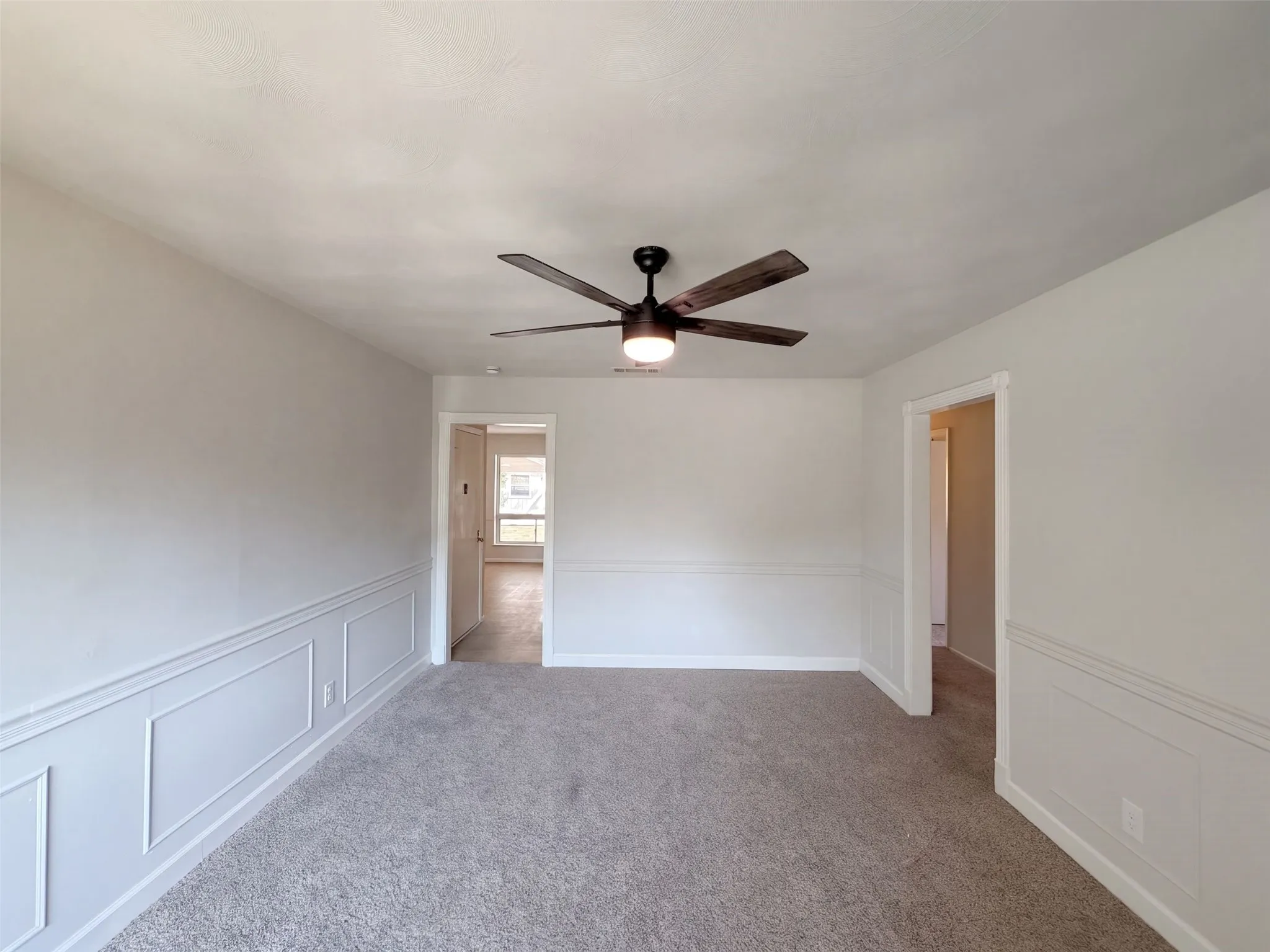 Single Family Residence For Sale in Dallas County , 2331 Royal Drive, Garland, Texas 75041, 3 Bedroom, 2 Bathroom, 2 Garage spaces, 1,271 Sqft, built in 1962, mls#21407728, Real Estate Agent in Garland, Homes For Sale in Dallas county, Homes For Sale in Garland, Realtor in Garland Texas, Real Estate Brokerage Independent Realty Texas, Luminita Cordes Realtor