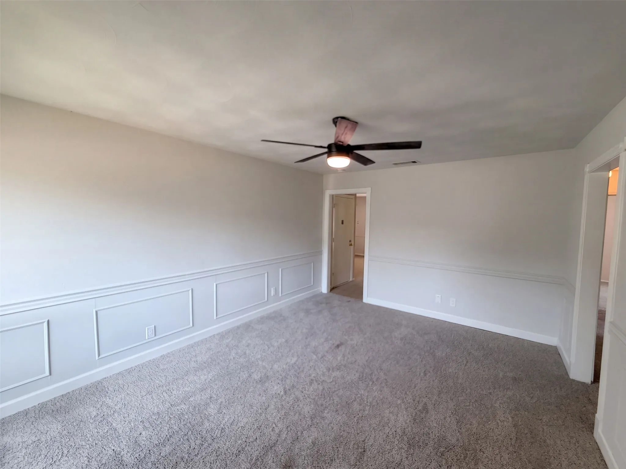 Single Family Residence For Sale in Dallas County , 2331 Royal Drive, Garland, Texas 75041, 3 Bedroom, 2 Bathroom, 2 Garage spaces, 1,271 Sqft, built in 1962, mls#21407728, Real Estate Agent in Garland, Homes For Sale in Dallas county, Homes For Sale in Garland, Realtor in Garland Texas, Real Estate Brokerage Independent Realty Texas, Luminita Cordes Realtor