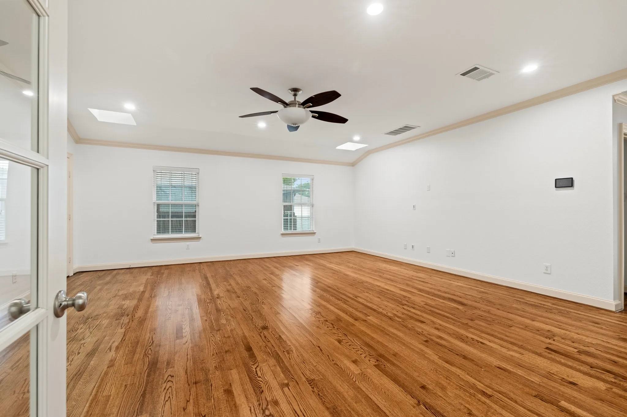 Single Family Residence For Sale in Dallas County , 7031 Mason Dells Drive, Dallas, Texas 75230, 4 Bedroom, 4 Bathroom, 3 Garage spaces, 4,566 Sqft, built in 1955, mls#21405311, Real Estate Agent in Dallas, Homes For Sale in Dallas county, Homes For Sale in Dallas, Realtor in Dallas Texas, Real Estate Brokerage Independent Realty Texas, Luminita Cordes Realtor