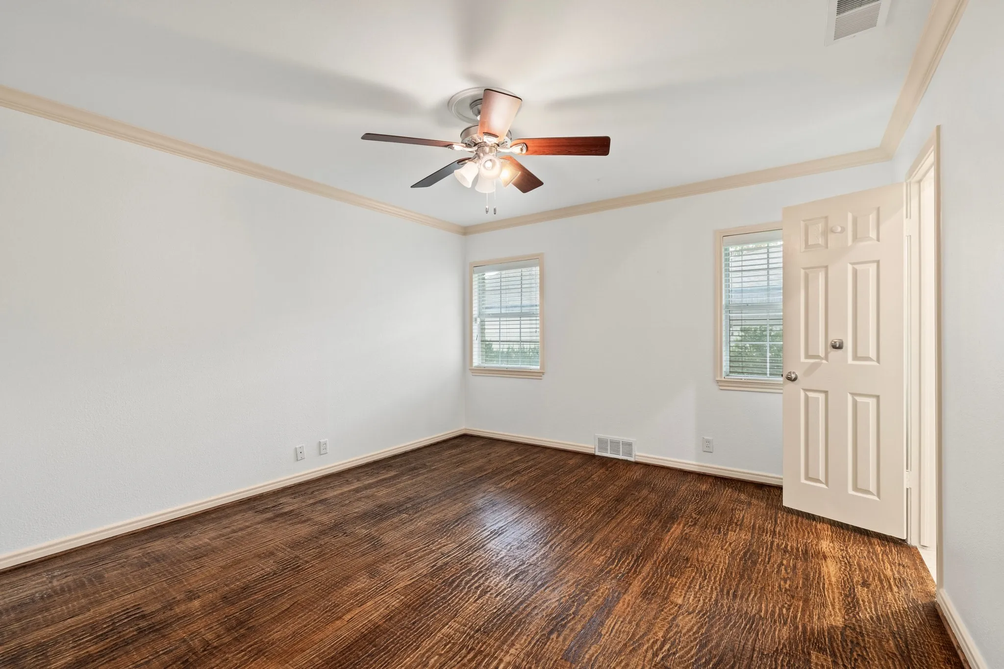 Single Family Residence For Sale in Dallas County , 7031 Mason Dells Drive, Dallas, Texas 75230, 4 Bedroom, 4 Bathroom, 3 Garage spaces, 4,566 Sqft, built in 1955, mls#21405311, Real Estate Agent in Dallas, Homes For Sale in Dallas county, Homes For Sale in Dallas, Realtor in Dallas Texas, Real Estate Brokerage Independent Realty Texas, Luminita Cordes Realtor
