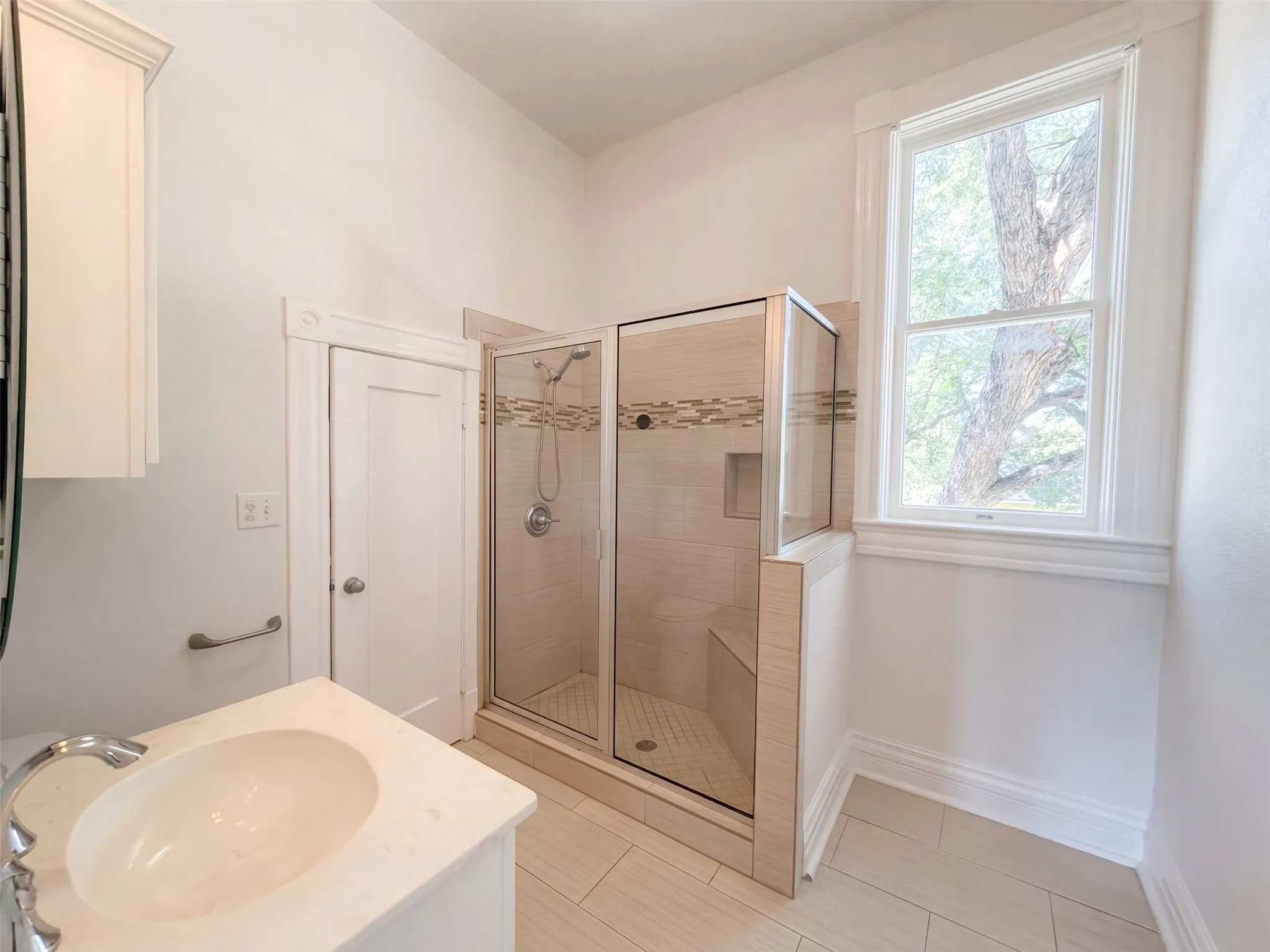 Single Family Residence For Sale in Navarro County , 1012 W 3rd Avenue, Corsicana, Texas 75110, 4 Bedroom, 3 Bathroom, 3 Garage spaces, 3,374 Sqft, built in 1930, mls#21407733, Real Estate Agent in Corsicana, Homes For Sale in Navarro county, Homes For Sale in Corsicana, Realtor in Corsicana Texas, Real Estate Brokerage Independent Realty Texas, Luminita Cordes Realtor