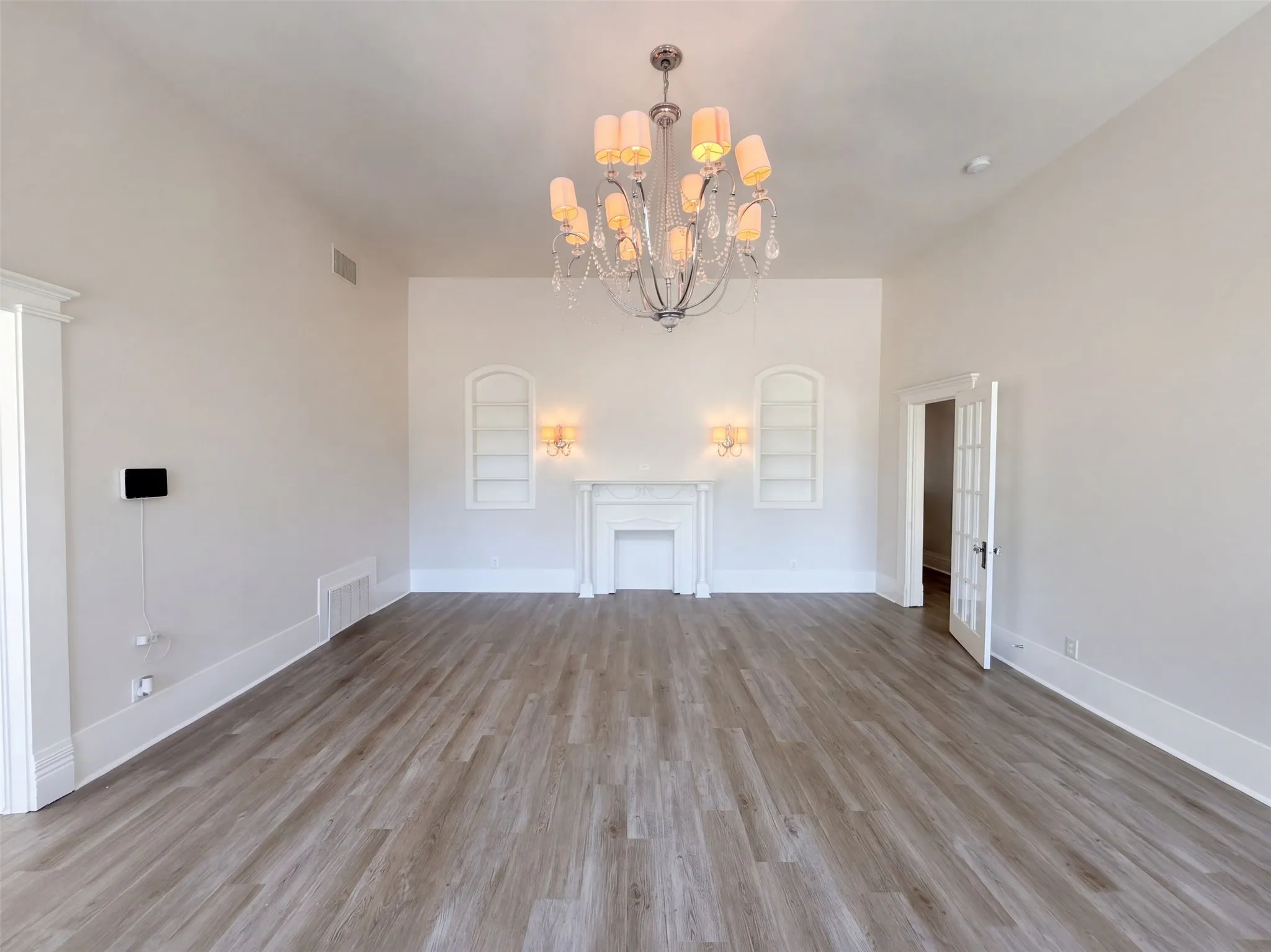 Single Family Residence For Sale in Navarro County , 1012 W 3rd Avenue, Corsicana, Texas 75110, 4 Bedroom, 3 Bathroom, 3 Garage spaces, 3,374 Sqft, built in 1930, mls#21407733, Real Estate Agent in Corsicana, Homes For Sale in Navarro county, Homes For Sale in Corsicana, Realtor in Corsicana Texas, Real Estate Brokerage Independent Realty Texas, Luminita Cordes Realtor