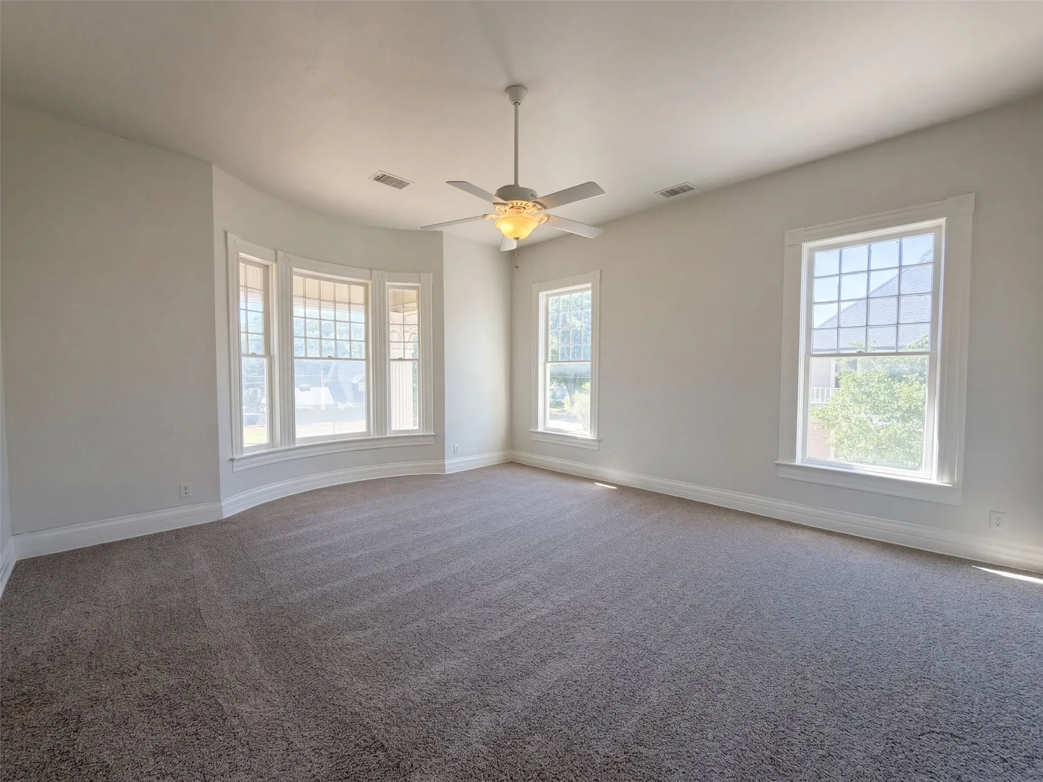 Single Family Residence For Sale in Navarro County , 1012 W 3rd Avenue, Corsicana, Texas 75110, 4 Bedroom, 3 Bathroom, 3 Garage spaces, 3,374 Sqft, built in 1930, mls#21407733, Real Estate Agent in Corsicana, Homes For Sale in Navarro county, Homes For Sale in Corsicana, Realtor in Corsicana Texas, Real Estate Brokerage Independent Realty Texas, Luminita Cordes Realtor