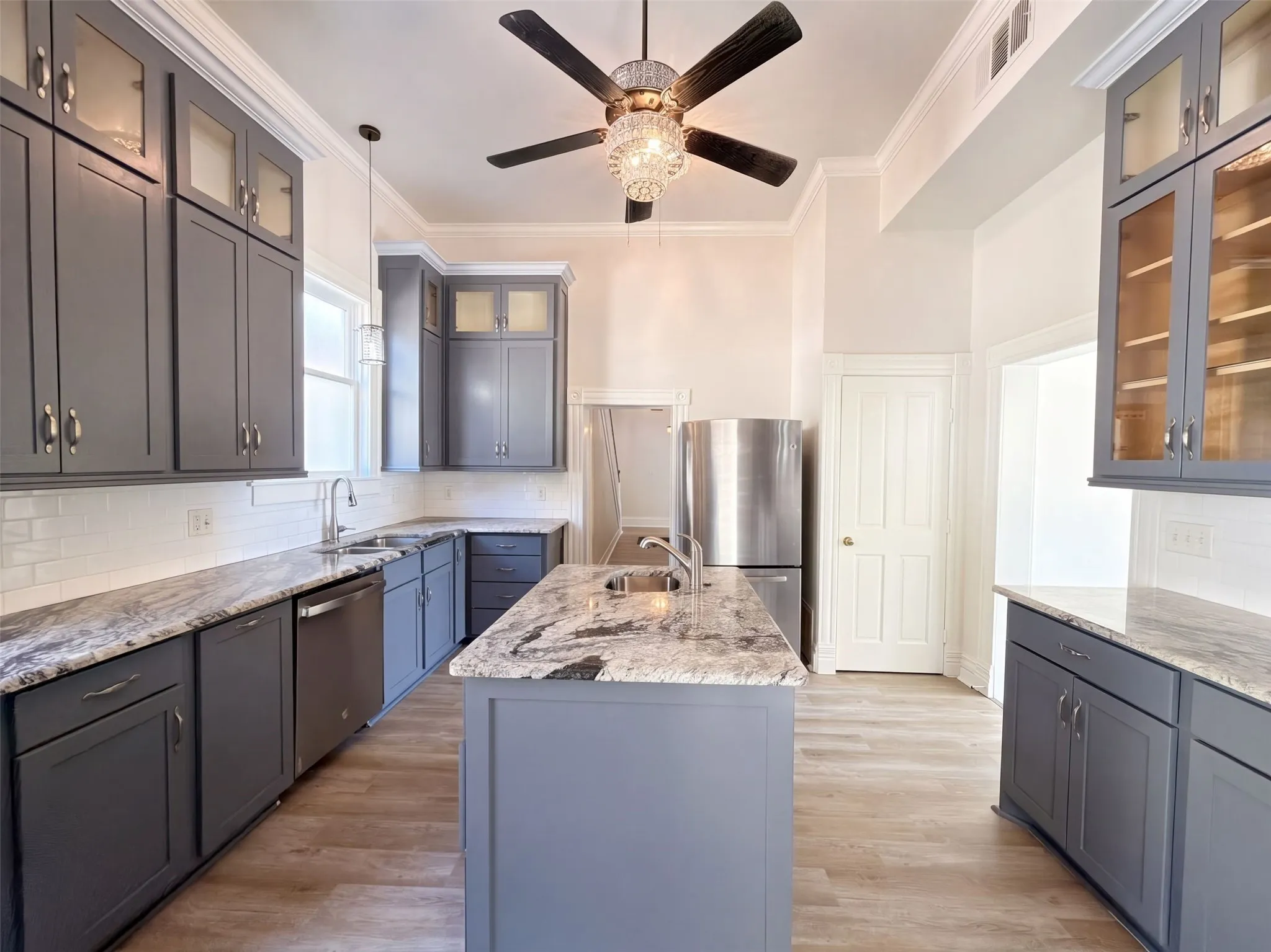 Single Family Residence For Sale in Navarro County , 1012 W 3rd Avenue, Corsicana, Texas 75110, 4 Bedroom, 3 Bathroom, 3 Garage spaces, 3,374 Sqft, built in 1930, mls#21407733, Real Estate Agent in Corsicana, Homes For Sale in Navarro county, Homes For Sale in Corsicana, Realtor in Corsicana Texas, Real Estate Brokerage Independent Realty Texas, Luminita Cordes Realtor