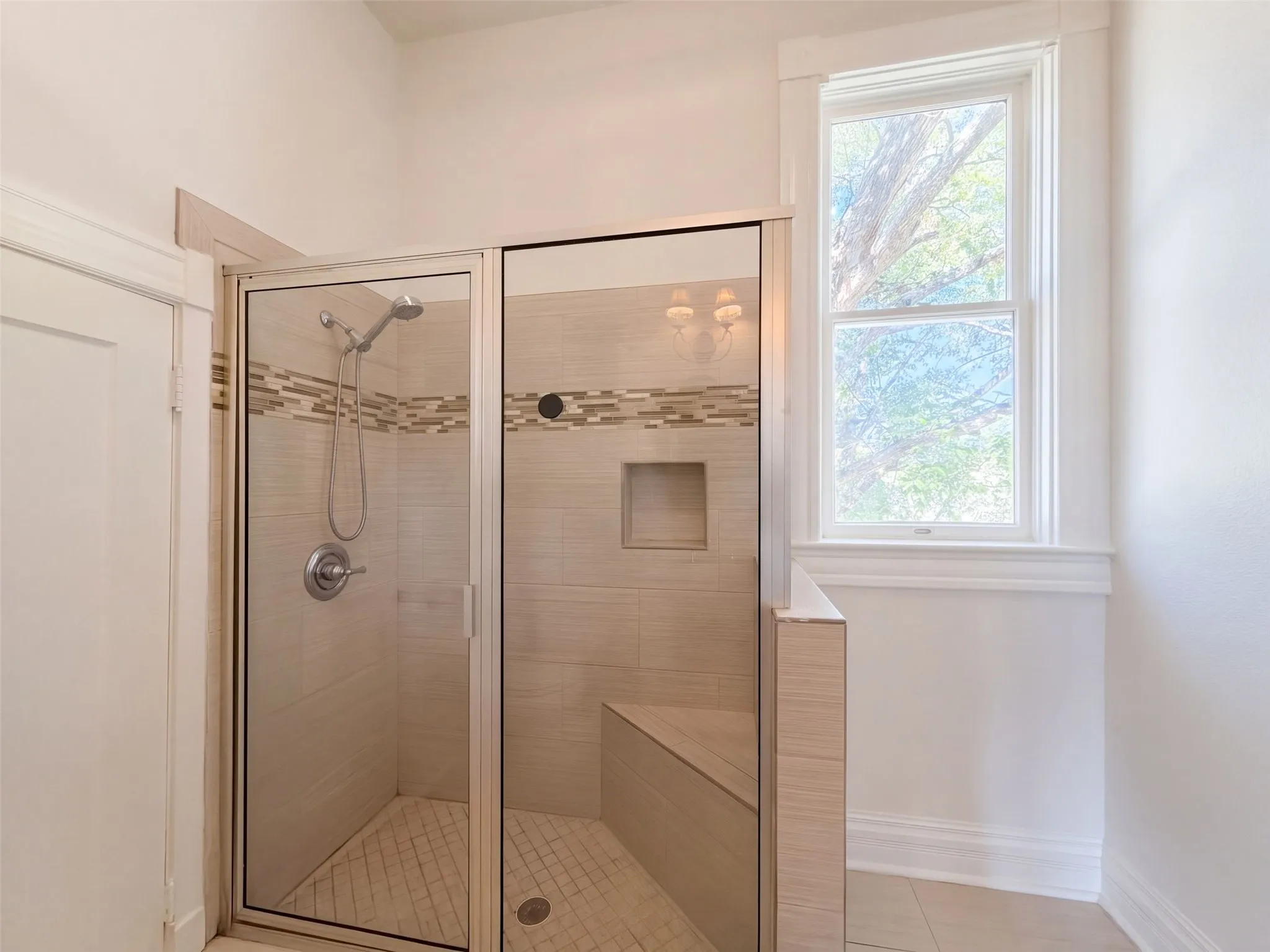 Single Family Residence For Sale in Navarro County , 1012 W 3rd Avenue, Corsicana, Texas 75110, 4 Bedroom, 3 Bathroom, 3 Garage spaces, 3,374 Sqft, built in 1930, mls#21407733, Real Estate Agent in Corsicana, Homes For Sale in Navarro county, Homes For Sale in Corsicana, Realtor in Corsicana Texas, Real Estate Brokerage Independent Realty Texas, Luminita Cordes Realtor