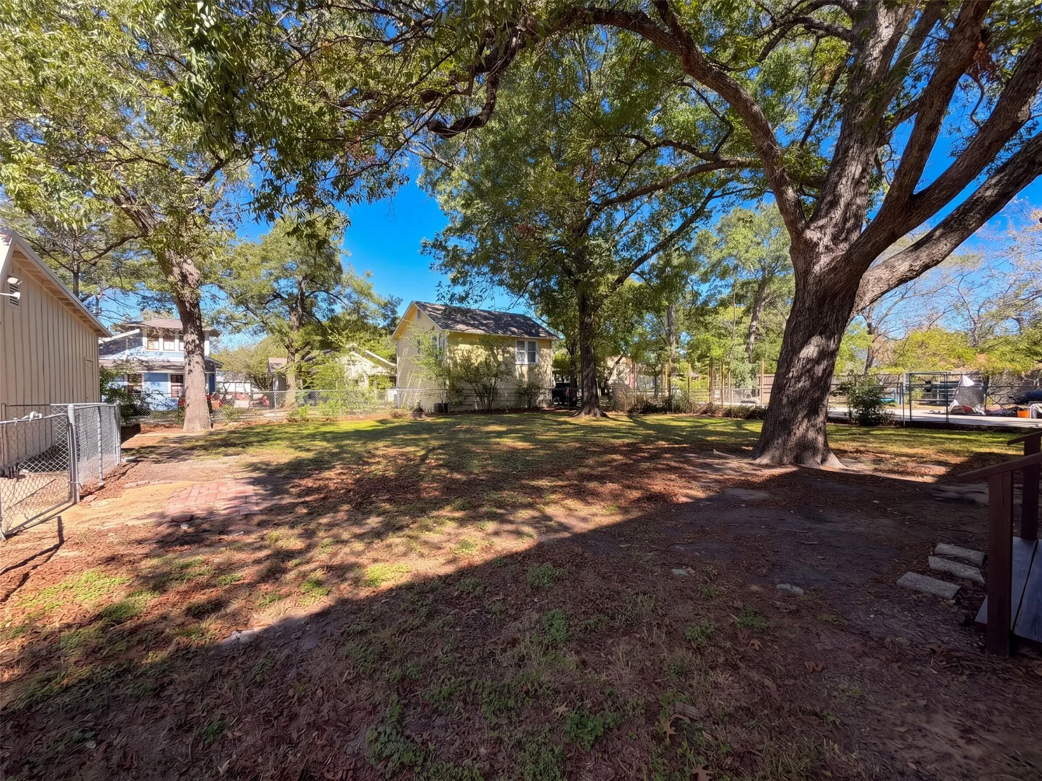 Single Family Residence For Sale in Navarro County , 1012 W 3rd Avenue, Corsicana, Texas 75110, 4 Bedroom, 3 Bathroom, 3 Garage spaces, 3,374 Sqft, built in 1930, mls#21407733, Real Estate Agent in Corsicana, Homes For Sale in Navarro county, Homes For Sale in Corsicana, Realtor in Corsicana Texas, Real Estate Brokerage Independent Realty Texas, Luminita Cordes Realtor
