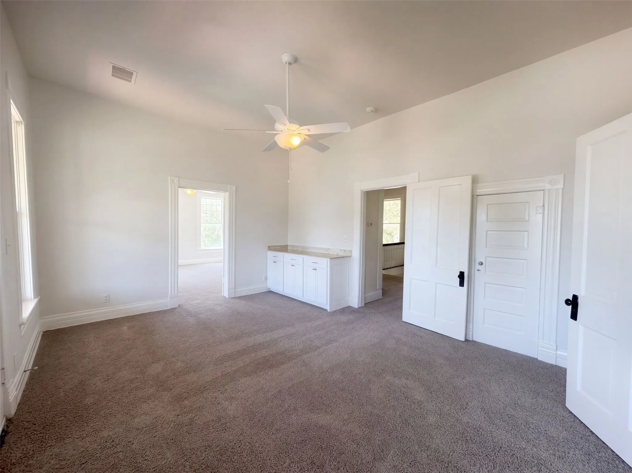 Single Family Residence For Sale in Navarro County , 1012 W 3rd Avenue, Corsicana, Texas 75110, 4 Bedroom, 3 Bathroom, 3 Garage spaces, 3,374 Sqft, built in 1930, mls#21407733, Real Estate Agent in Corsicana, Homes For Sale in Navarro county, Homes For Sale in Corsicana, Realtor in Corsicana Texas, Real Estate Brokerage Independent Realty Texas, Luminita Cordes Realtor