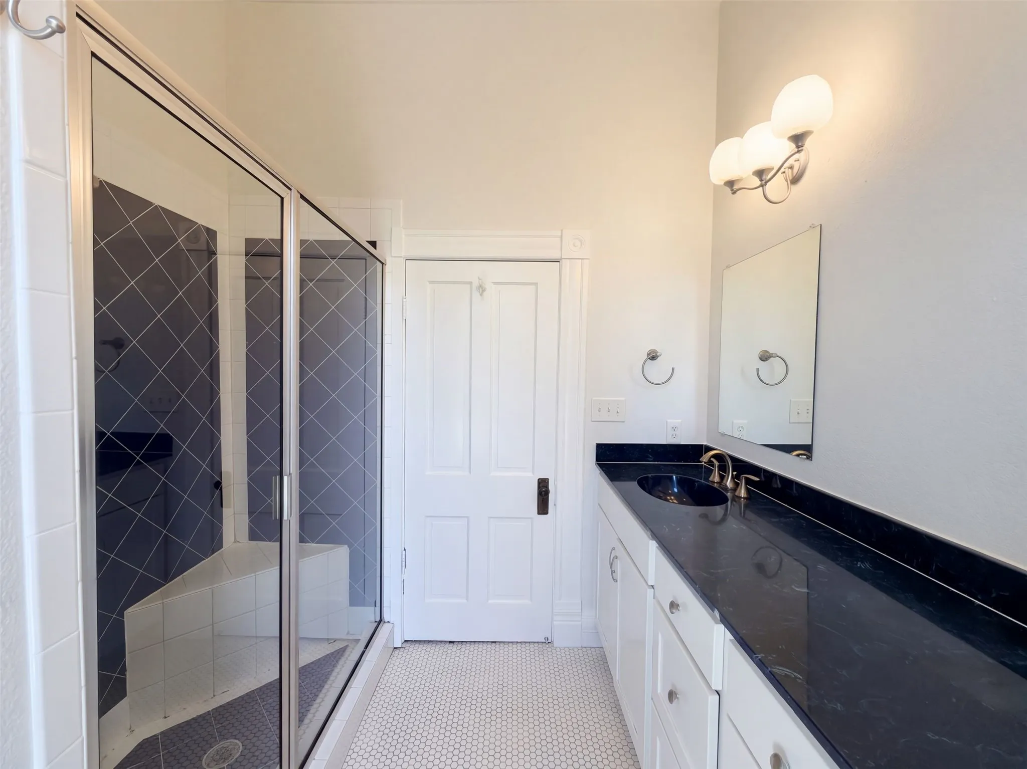 Single Family Residence For Sale in Navarro County , 1012 W 3rd Avenue, Corsicana, Texas 75110, 4 Bedroom, 3 Bathroom, 3 Garage spaces, 3,374 Sqft, built in 1930, mls#21407733, Real Estate Agent in Corsicana, Homes For Sale in Navarro county, Homes For Sale in Corsicana, Realtor in Corsicana Texas, Real Estate Brokerage Independent Realty Texas, Luminita Cordes Realtor