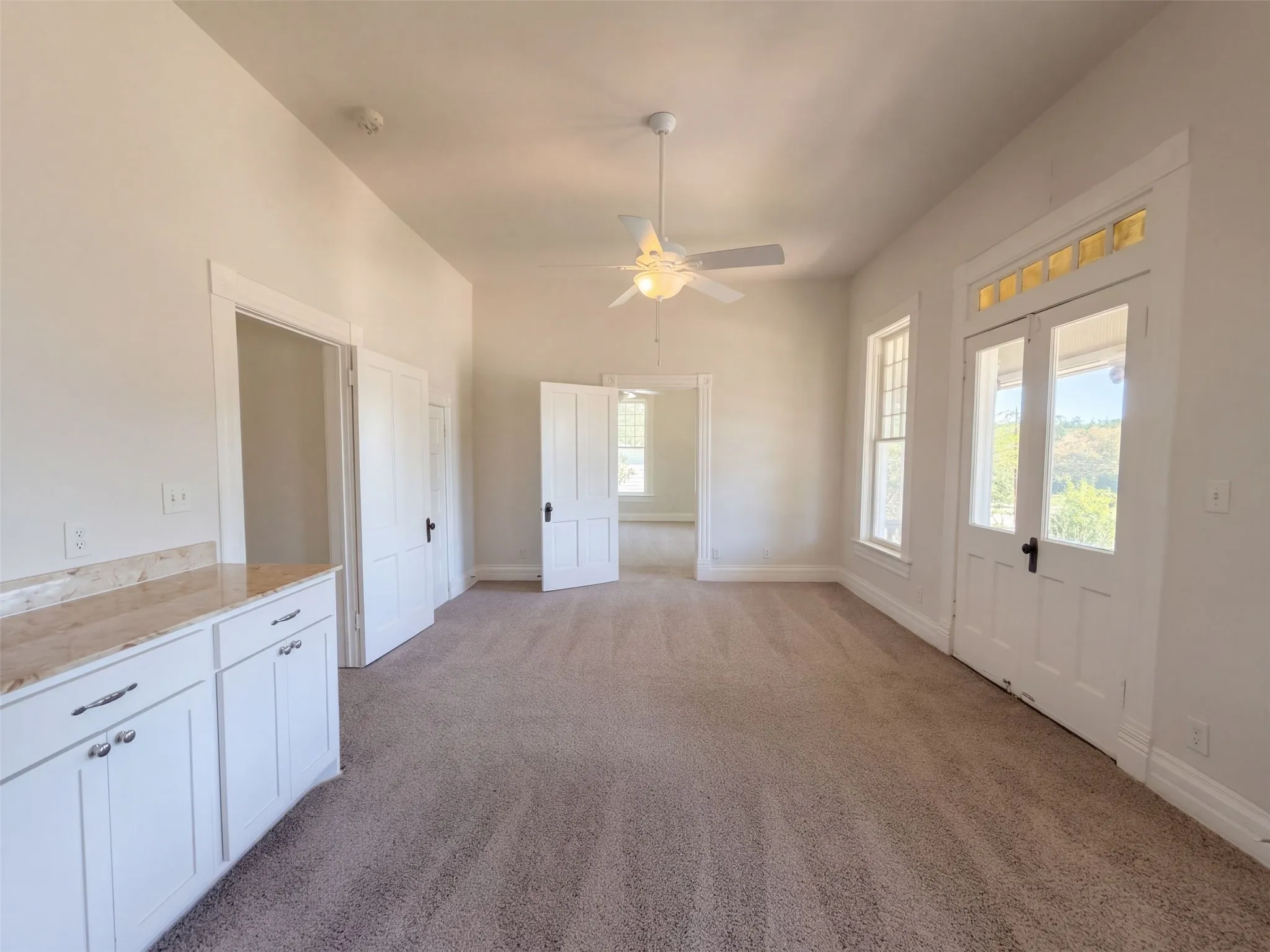 Single Family Residence For Sale in Navarro County , 1012 W 3rd Avenue, Corsicana, Texas 75110, 4 Bedroom, 3 Bathroom, 3 Garage spaces, 3,374 Sqft, built in 1930, mls#21407733, Real Estate Agent in Corsicana, Homes For Sale in Navarro county, Homes For Sale in Corsicana, Realtor in Corsicana Texas, Real Estate Brokerage Independent Realty Texas, Luminita Cordes Realtor