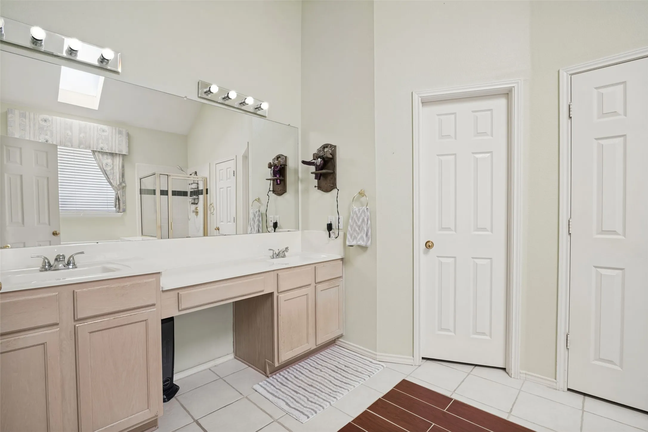 Single Family Residence For Sale in Dallas County , 4714 Parkhaven Drive, Garland, Texas 75043, 4 Bedroom, 2 Bathroom, 2 Garage spaces, 2,247 Sqft, built in 1997, mls#21408182, Real Estate Agent in Garland, Homes For Sale in Dallas county, Homes For Sale in Garland, Realtor in Garland Texas, Real Estate Brokerage Independent Realty Texas, Luminita Cordes Realtor