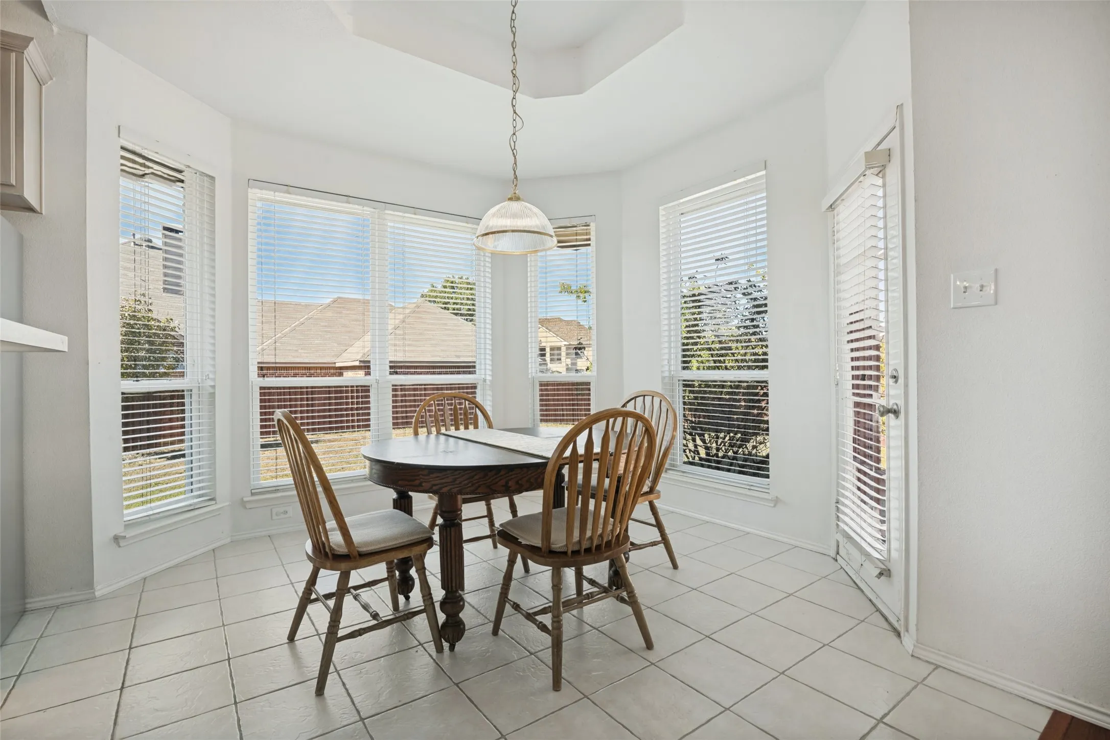 Single Family Residence For Sale in Dallas County , 4714 Parkhaven Drive, Garland, Texas 75043, 4 Bedroom, 2 Bathroom, 2 Garage spaces, 2,247 Sqft, built in 1997, mls#21408182, Real Estate Agent in Garland, Homes For Sale in Dallas county, Homes For Sale in Garland, Realtor in Garland Texas, Real Estate Brokerage Independent Realty Texas, Luminita Cordes Realtor