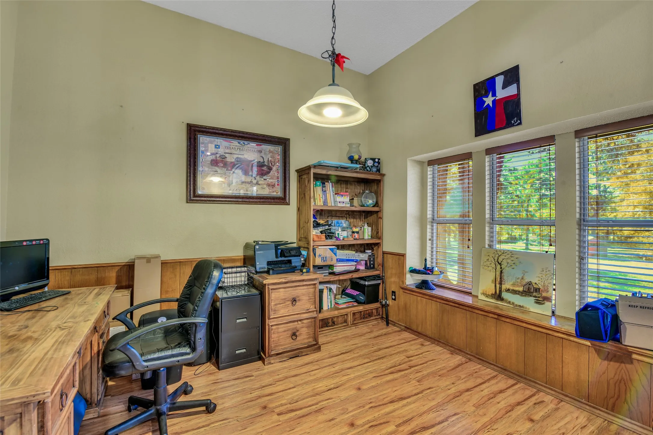 Single Family Residence For Sale in Johnson County , 2020 Houston Road, Burleson, Texas 76028, 3 Bedroom, 3 Bathroom, 2 Garage spaces, 2,457 Sqft, built in 1995, mls#21408055, Real Estate Agent in Burleson, Homes For Sale in Johnson county, Homes For Sale in Burleson, Realtor in Burleson Texas, Real Estate Brokerage Independent Realty Texas, Luminita Cordes Realtor