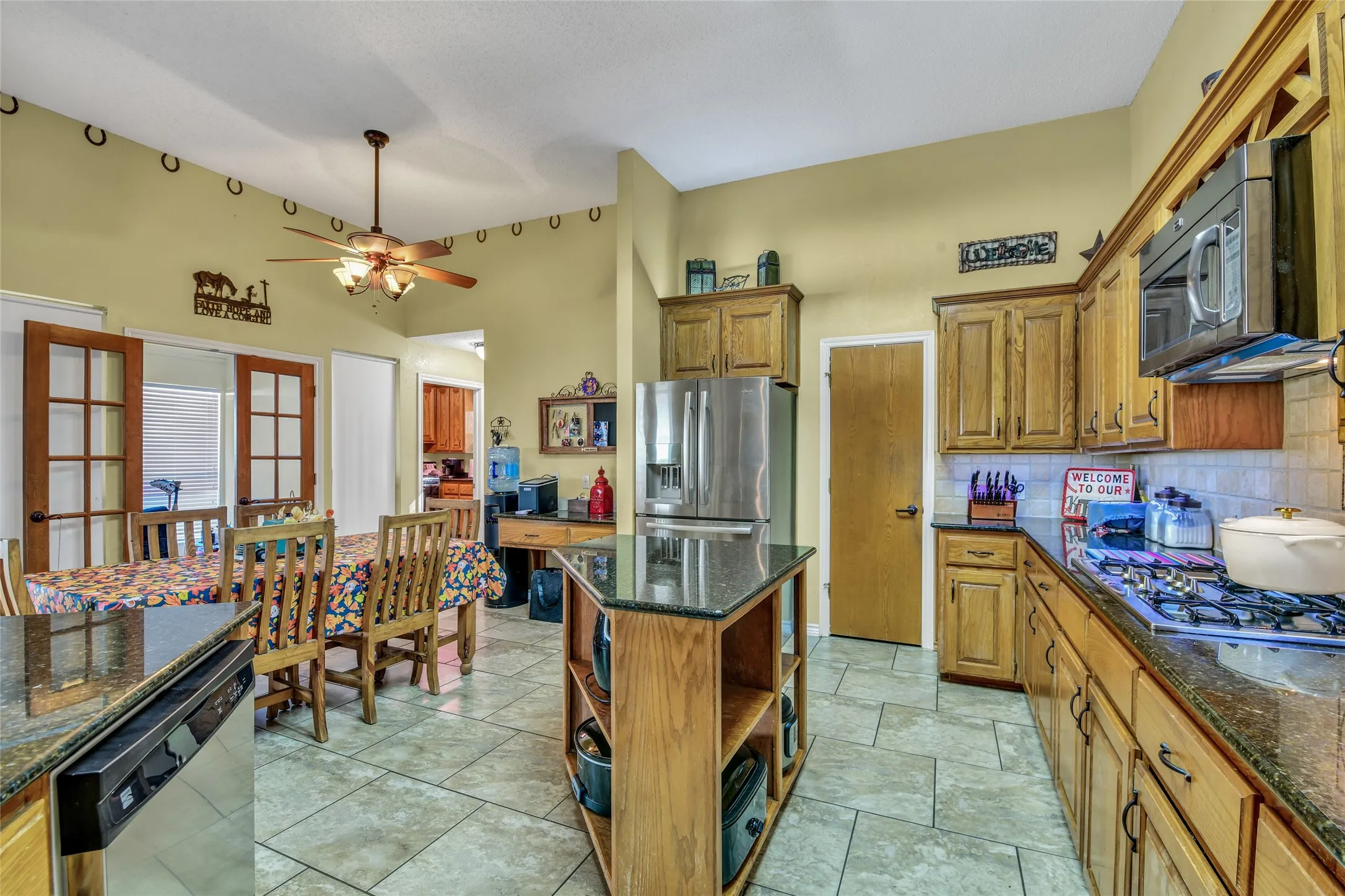 Single Family Residence For Sale in Johnson County , 2020 Houston Road, Burleson, Texas 76028, 3 Bedroom, 3 Bathroom, 2 Garage spaces, 2,457 Sqft, built in 1995, mls#21408055, Real Estate Agent in Burleson, Homes For Sale in Johnson county, Homes For Sale in Burleson, Realtor in Burleson Texas, Real Estate Brokerage Independent Realty Texas, Luminita Cordes Realtor
