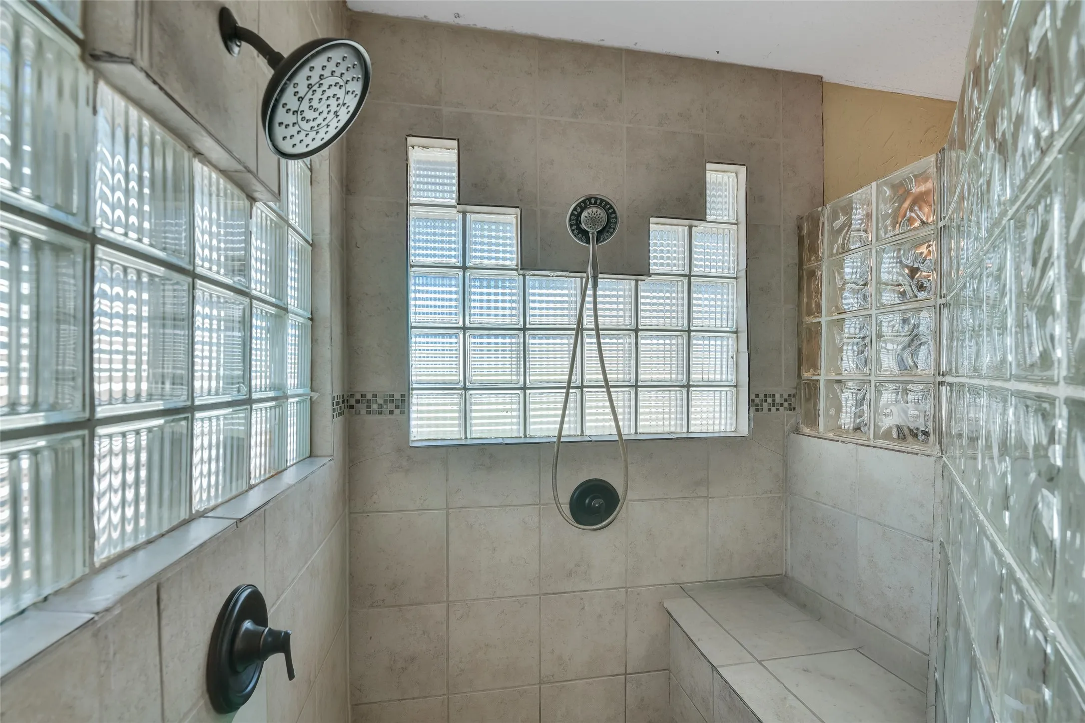 Single Family Residence For Sale in Johnson County , 2020 Houston Road, Burleson, Texas 76028, 3 Bedroom, 3 Bathroom, 2 Garage spaces, 2,457 Sqft, built in 1995, mls#21408055, Real Estate Agent in Burleson, Homes For Sale in Johnson county, Homes For Sale in Burleson, Realtor in Burleson Texas, Real Estate Brokerage Independent Realty Texas, Luminita Cordes Realtor
