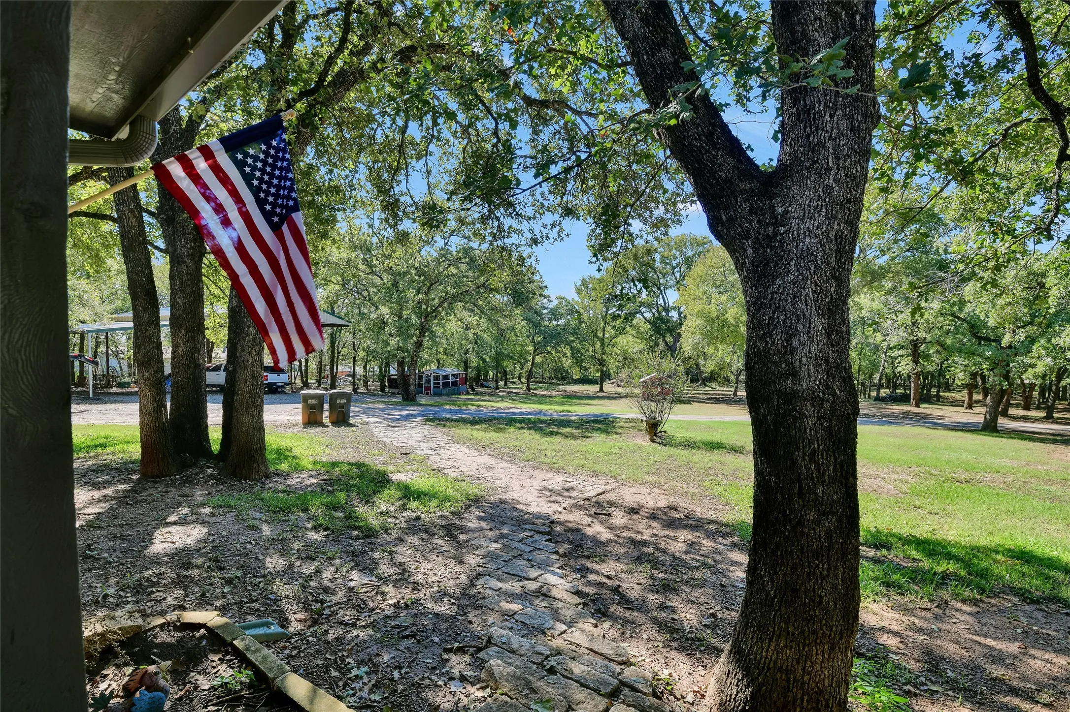 Single Family Residence For Sale in Johnson County , 2020 Houston Road, Burleson, Texas 76028, 3 Bedroom, 3 Bathroom, 2 Garage spaces, 2,457 Sqft, built in 1995, mls#21408055, Real Estate Agent in Burleson, Homes For Sale in Johnson county, Homes For Sale in Burleson, Realtor in Burleson Texas, Real Estate Brokerage Independent Realty Texas, Luminita Cordes Realtor