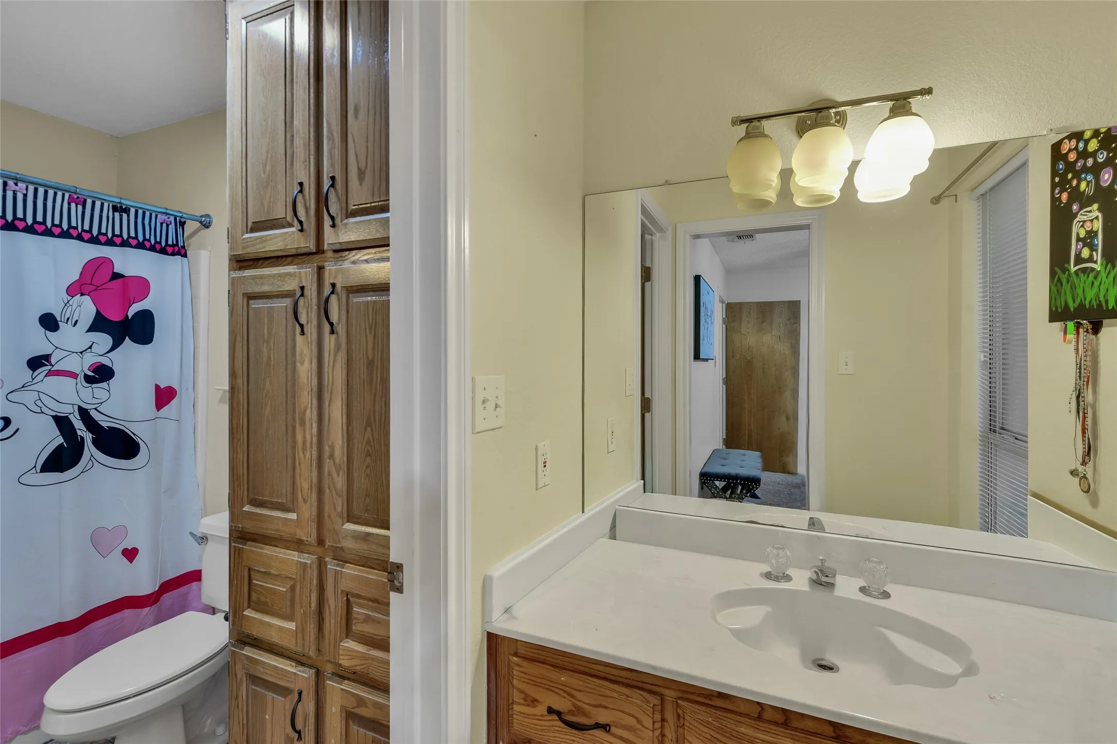 Single Family Residence For Sale in Johnson County , 2020 Houston Road, Burleson, Texas 76028, 3 Bedroom, 3 Bathroom, 2 Garage spaces, 2,457 Sqft, built in 1995, mls#21408055, Real Estate Agent in Burleson, Homes For Sale in Johnson county, Homes For Sale in Burleson, Realtor in Burleson Texas, Real Estate Brokerage Independent Realty Texas, Luminita Cordes Realtor