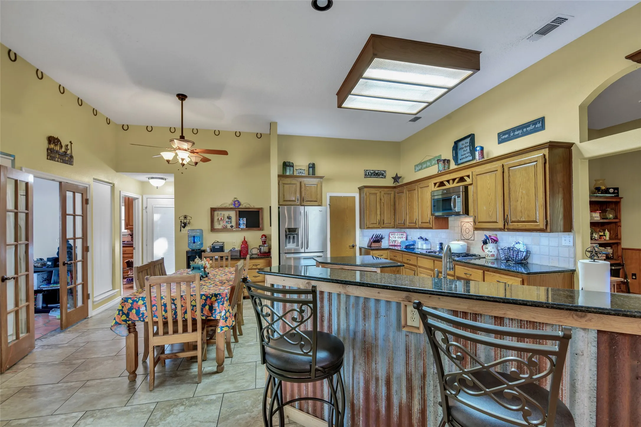 Single Family Residence For Sale in Johnson County , 2020 Houston Road, Burleson, Texas 76028, 3 Bedroom, 3 Bathroom, 2 Garage spaces, 2,457 Sqft, built in 1995, mls#21408055, Real Estate Agent in Burleson, Homes For Sale in Johnson county, Homes For Sale in Burleson, Realtor in Burleson Texas, Real Estate Brokerage Independent Realty Texas, Luminita Cordes Realtor